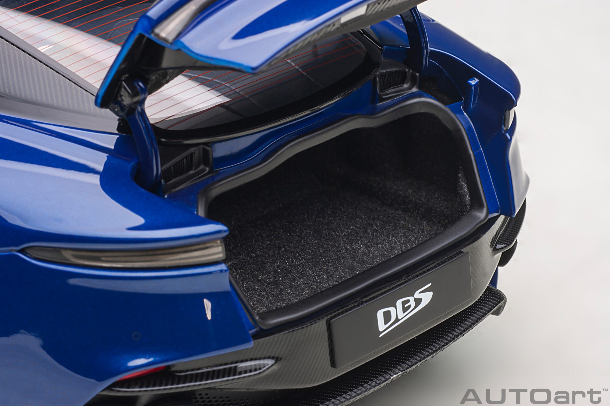 AUTOart Aston Martin DBS Superleggera 2019 1:18 - Zaffre Blue - Image 12