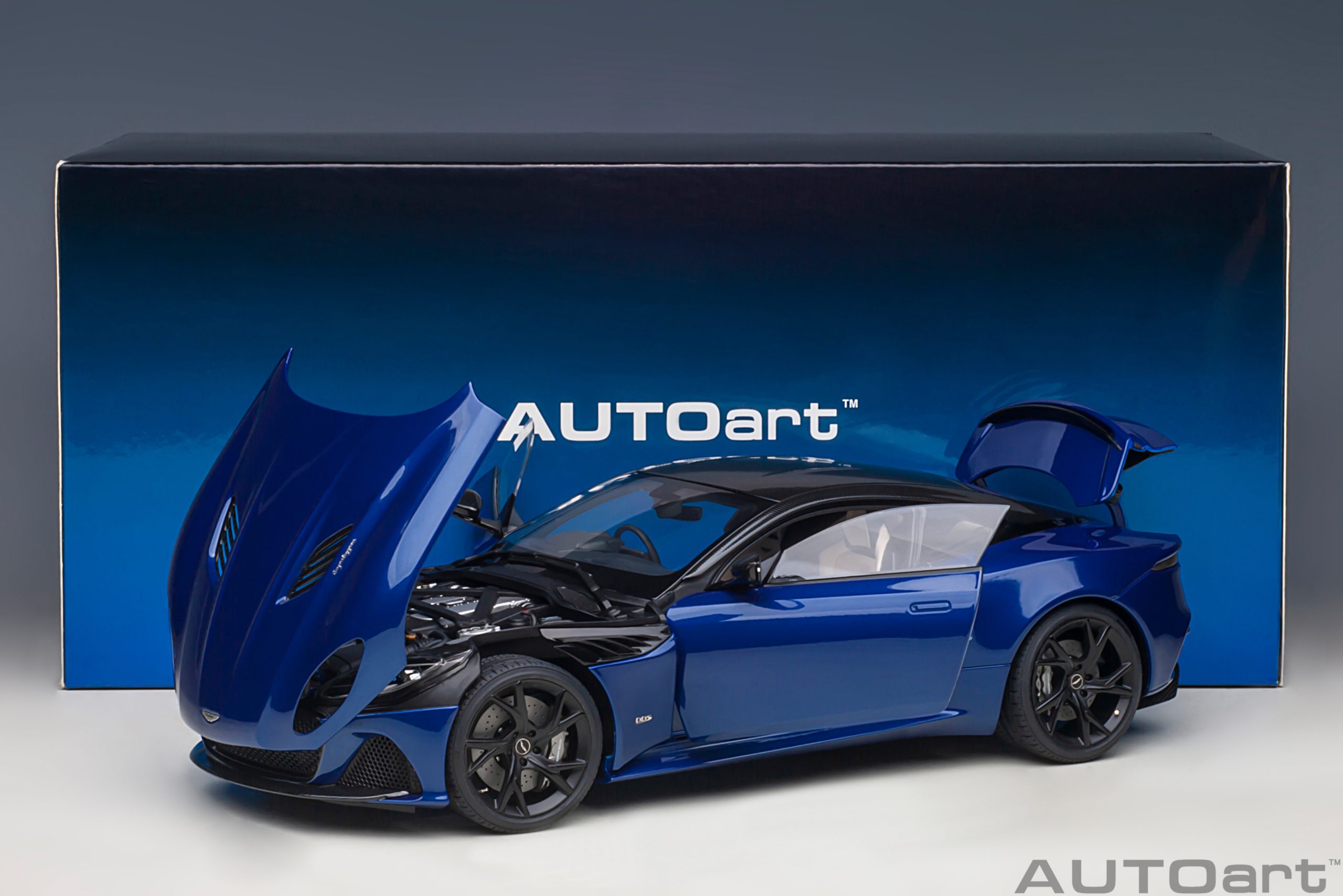 AUTOart Aston Martin DBS Superleggera 2019 1:18 - Zaffre Blue - Image 18