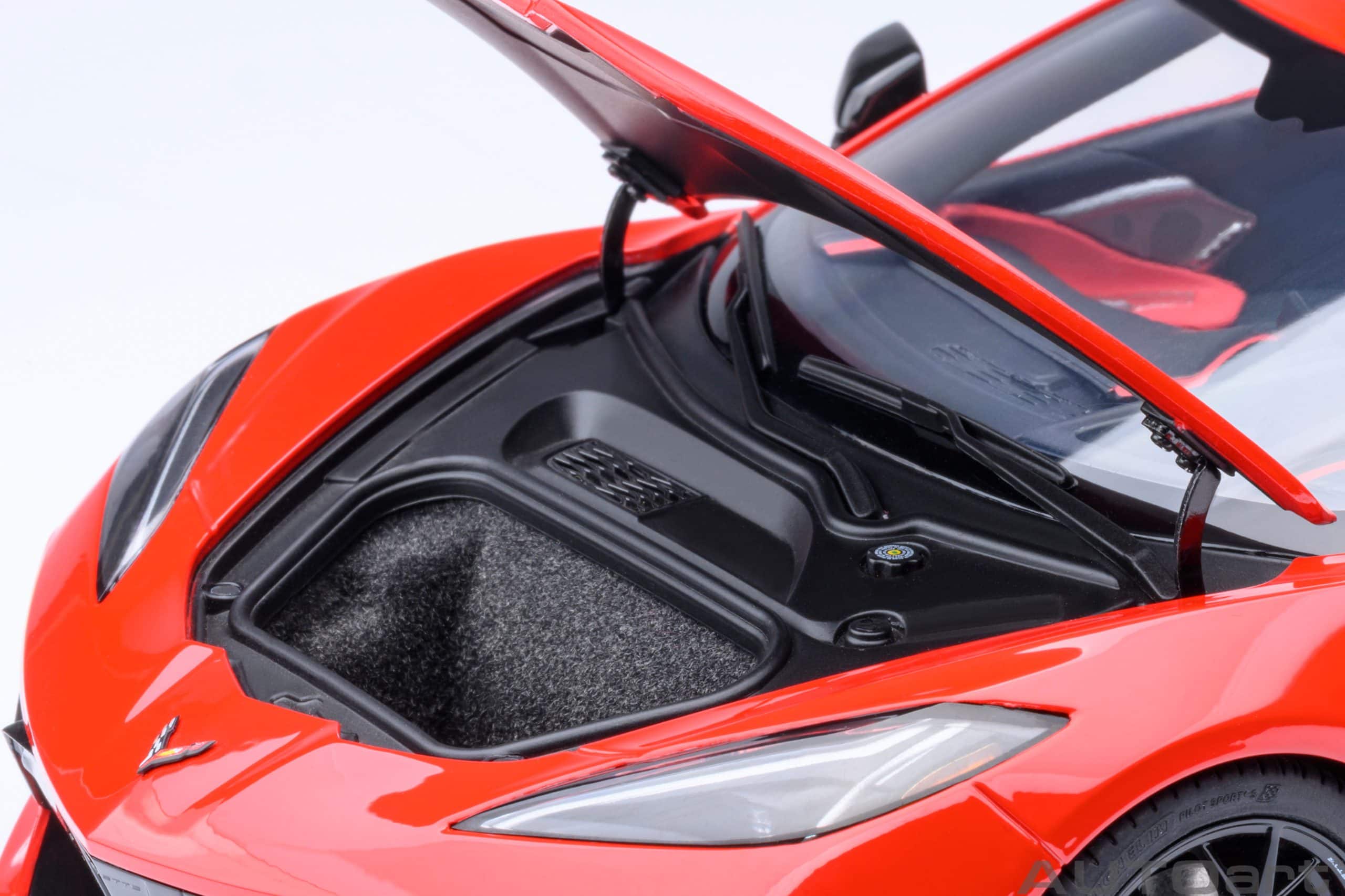 AUTOart Chevrolet Corvette C8 Stingray Z51 2020 1:18 - Torch Red – Bild 13