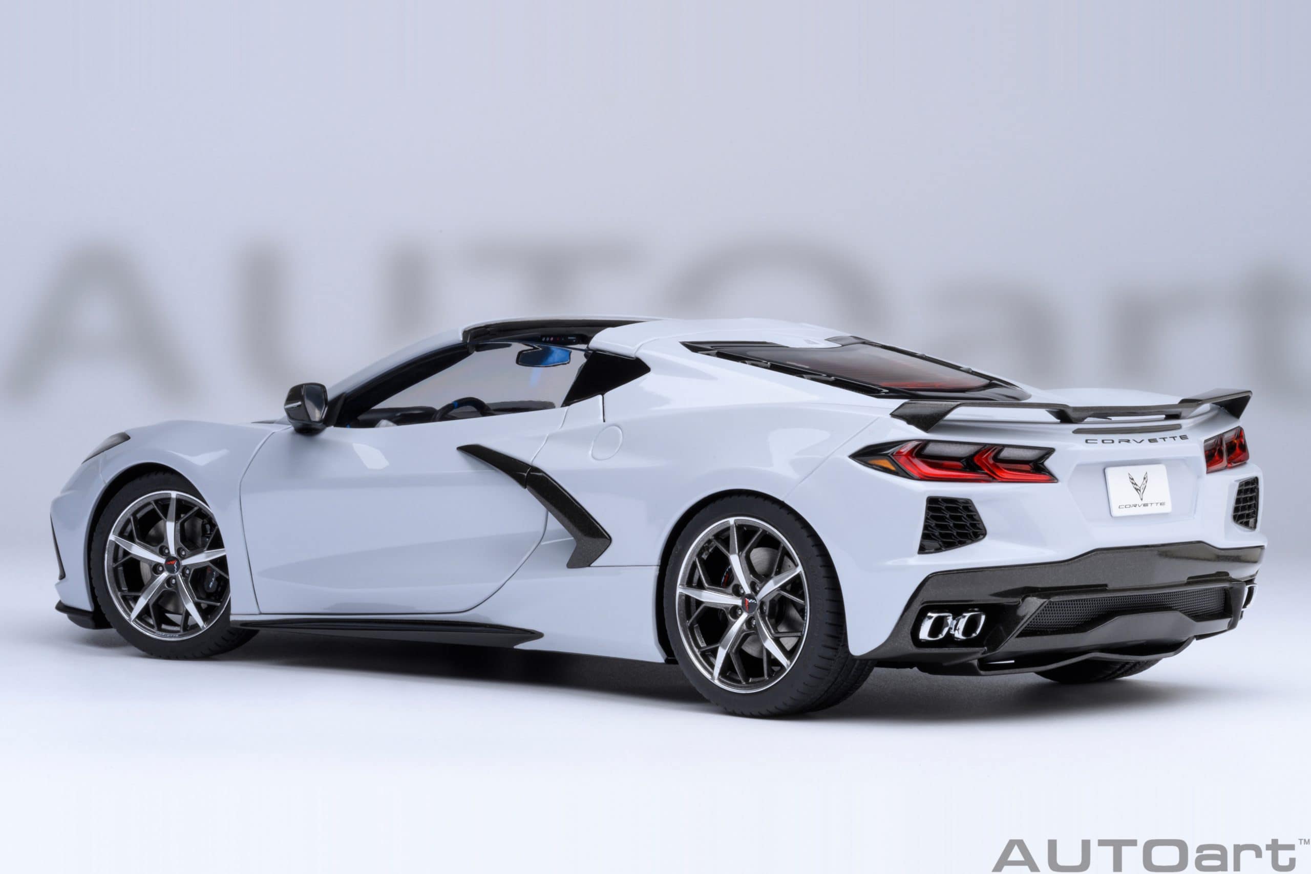 AUTOart Chevrolet Corvette C8 Stingray Z51 1:18 - Ceramic Matrix Grey Metallic – Bild 3