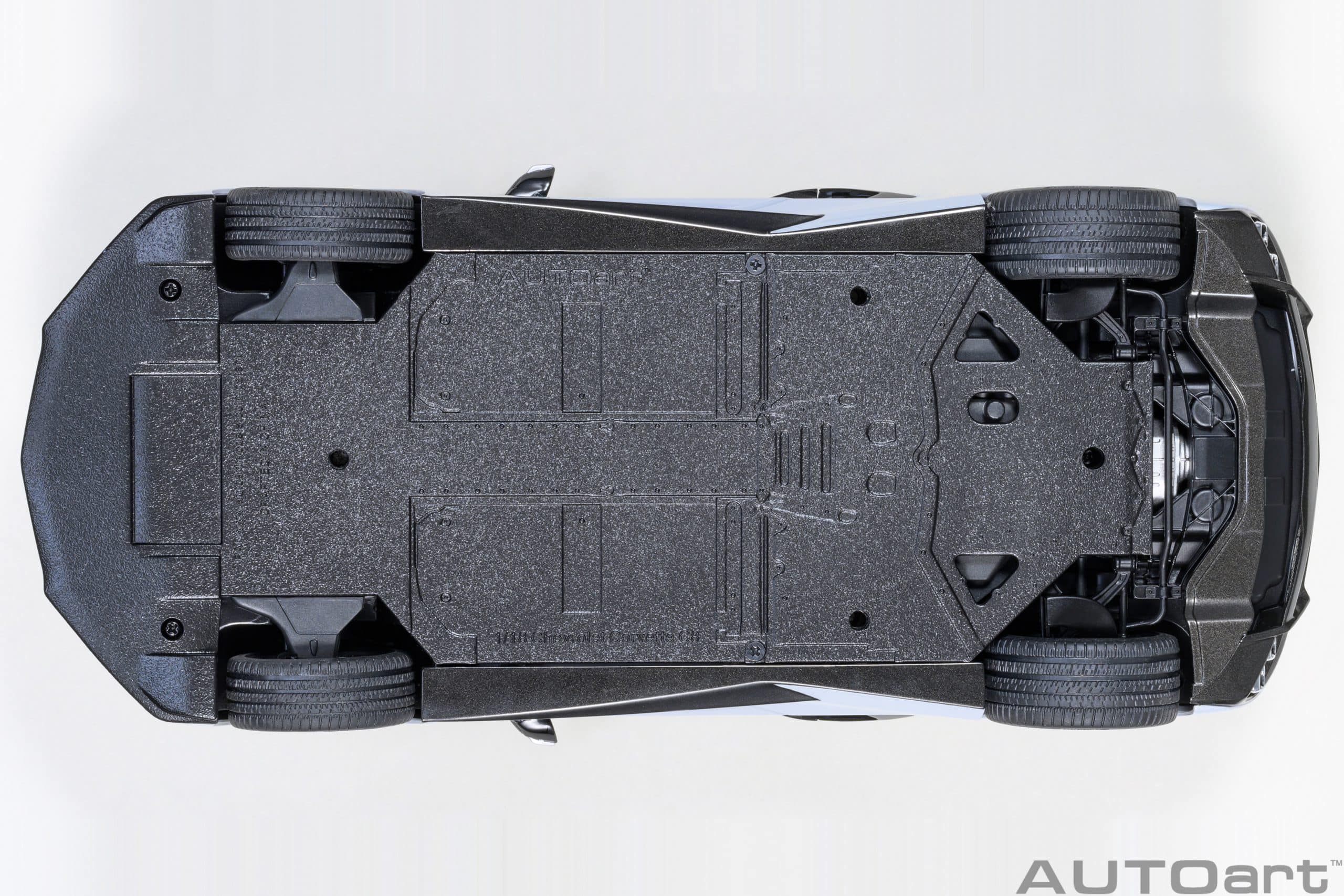 AUTOart Chevrolet Corvette C8 Stingray Z51 1:18 - Ceramic Matrix Grey Metallic – Bild 10