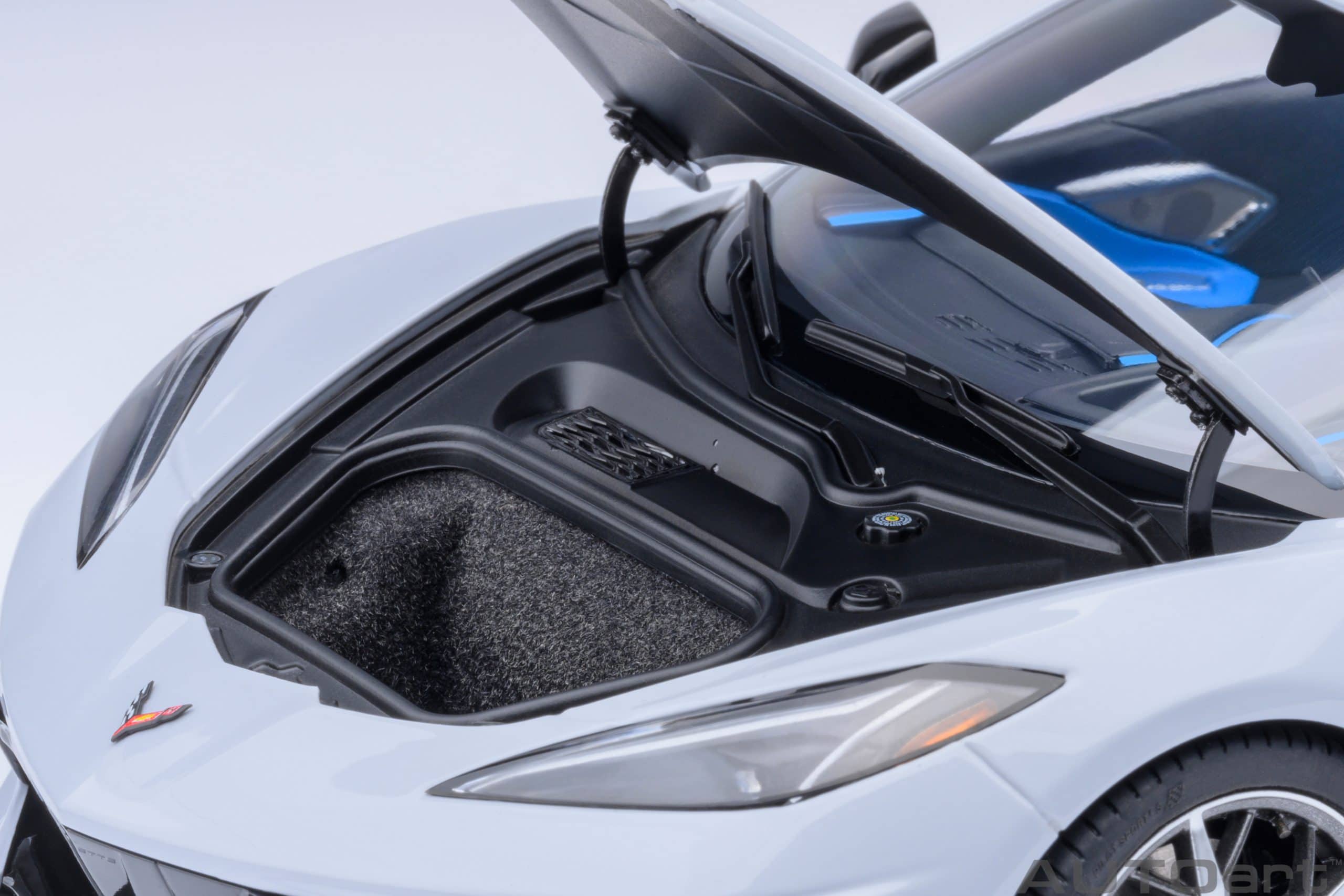 AUTOart Chevrolet Corvette C8 Stingray Z51 1:18 - Ceramic Matrix Grey Metallic – Bild 13