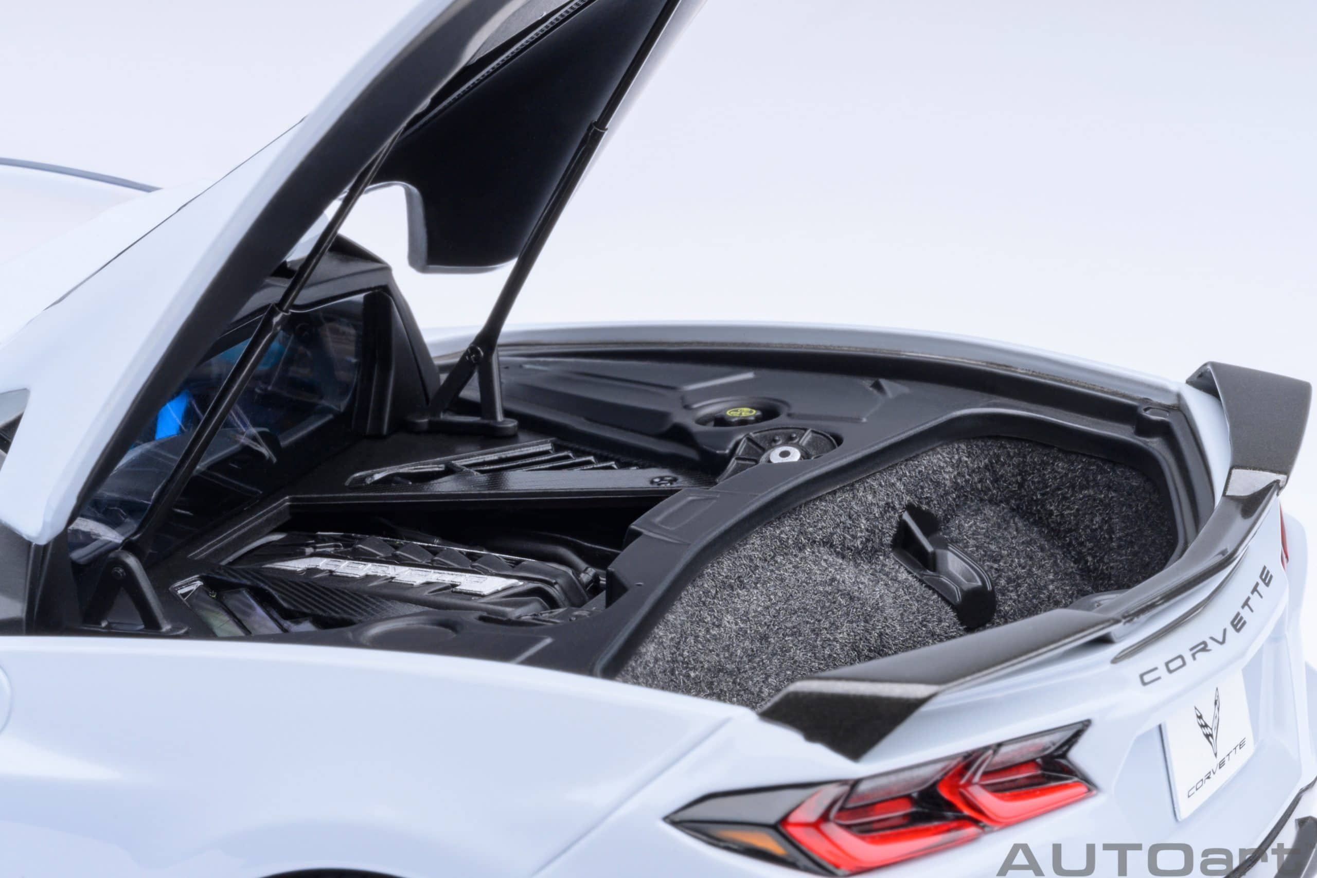 AUTOart Chevrolet Corvette C8 Stingray Z51 1:18 - Ceramic Matrix Grey Metallic – Bild 14