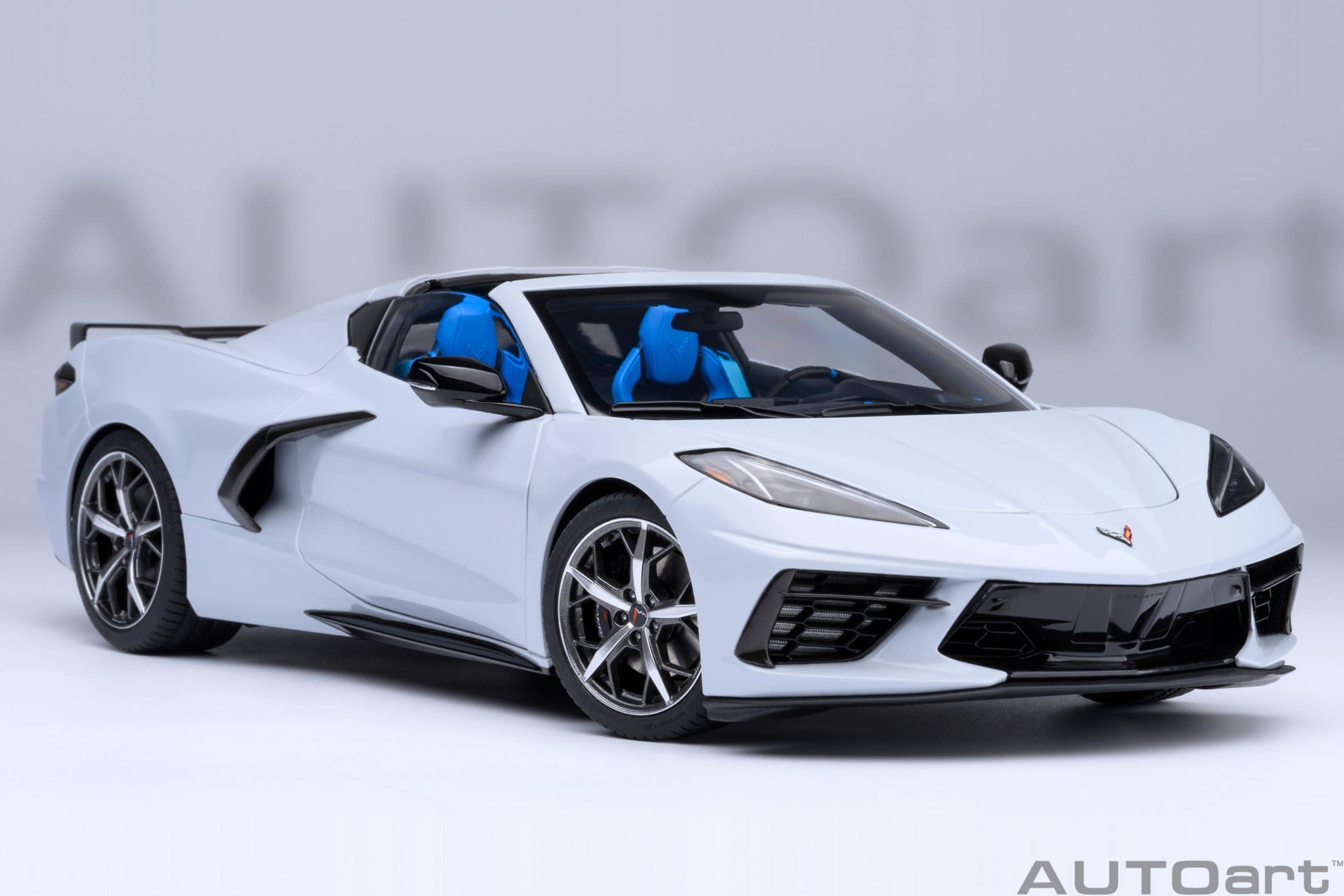 AUTOart Chevrolet Corvette C8 Stingray Z51 1:18 - Ceramic Matrix Grey Metallic – Bild 20
