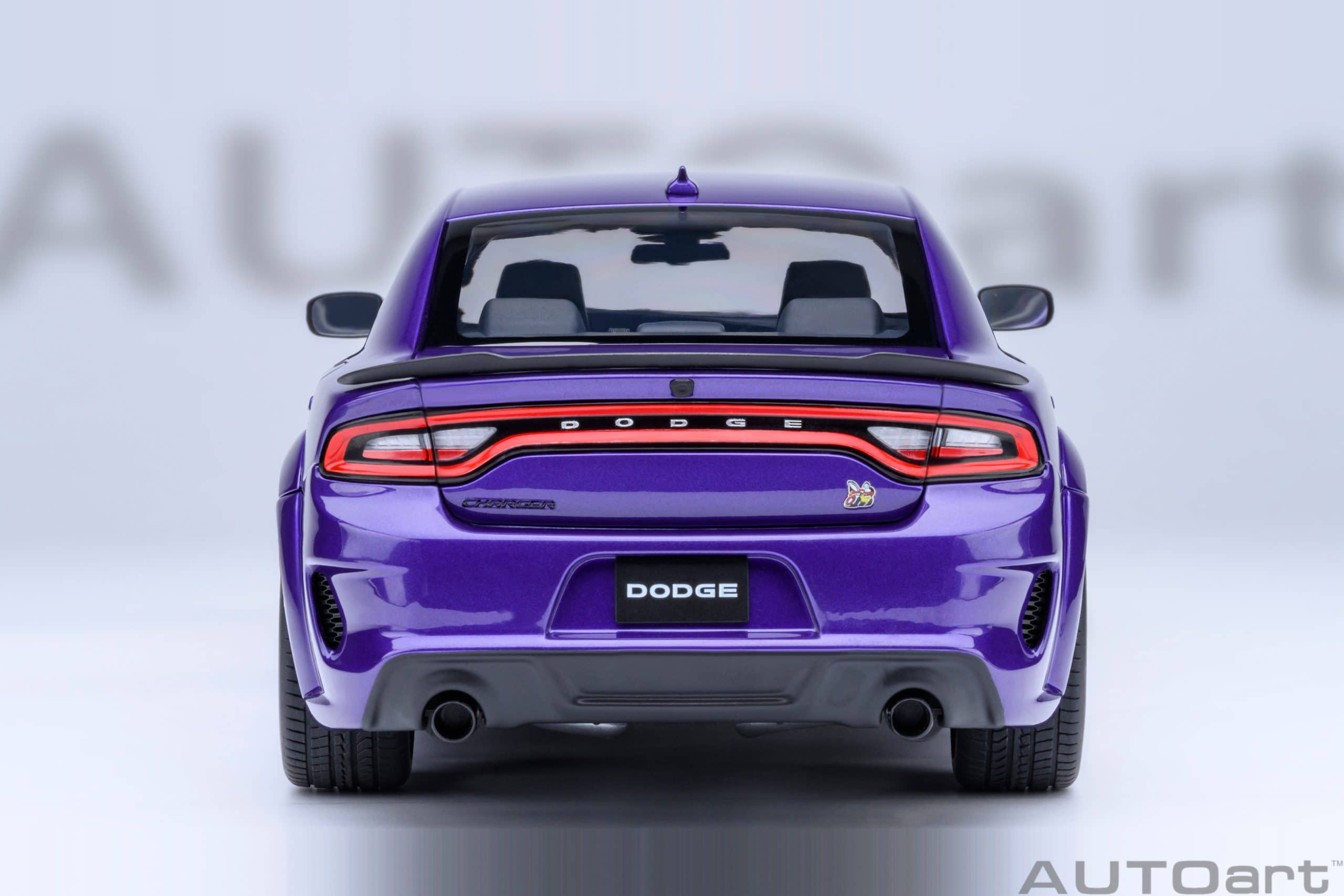AUTOart Dodge Charger Scat Pack Widebody 1:18 - Plum Crazy - Image 6