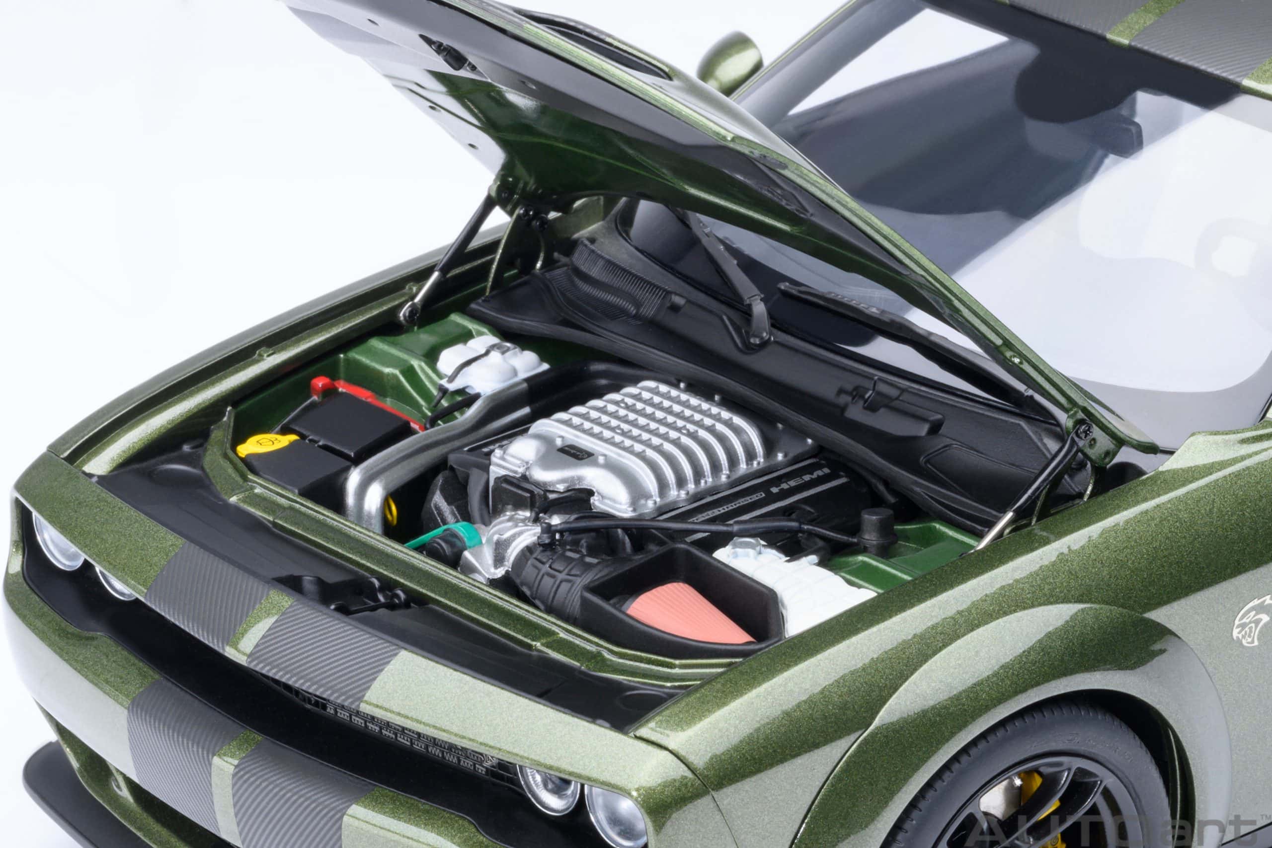 AUTOart Dodge Challenger SRT Jailbreak 2022 1:18 - F8 Green - Image 11