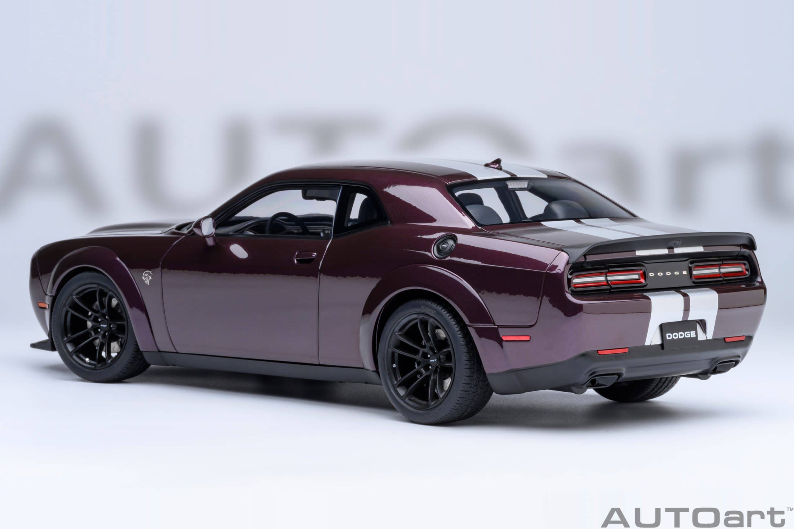 AUTOart Dodge Challenger SRT Jailbreak 2022 1:18 - Hellraisin Purple - Image 2