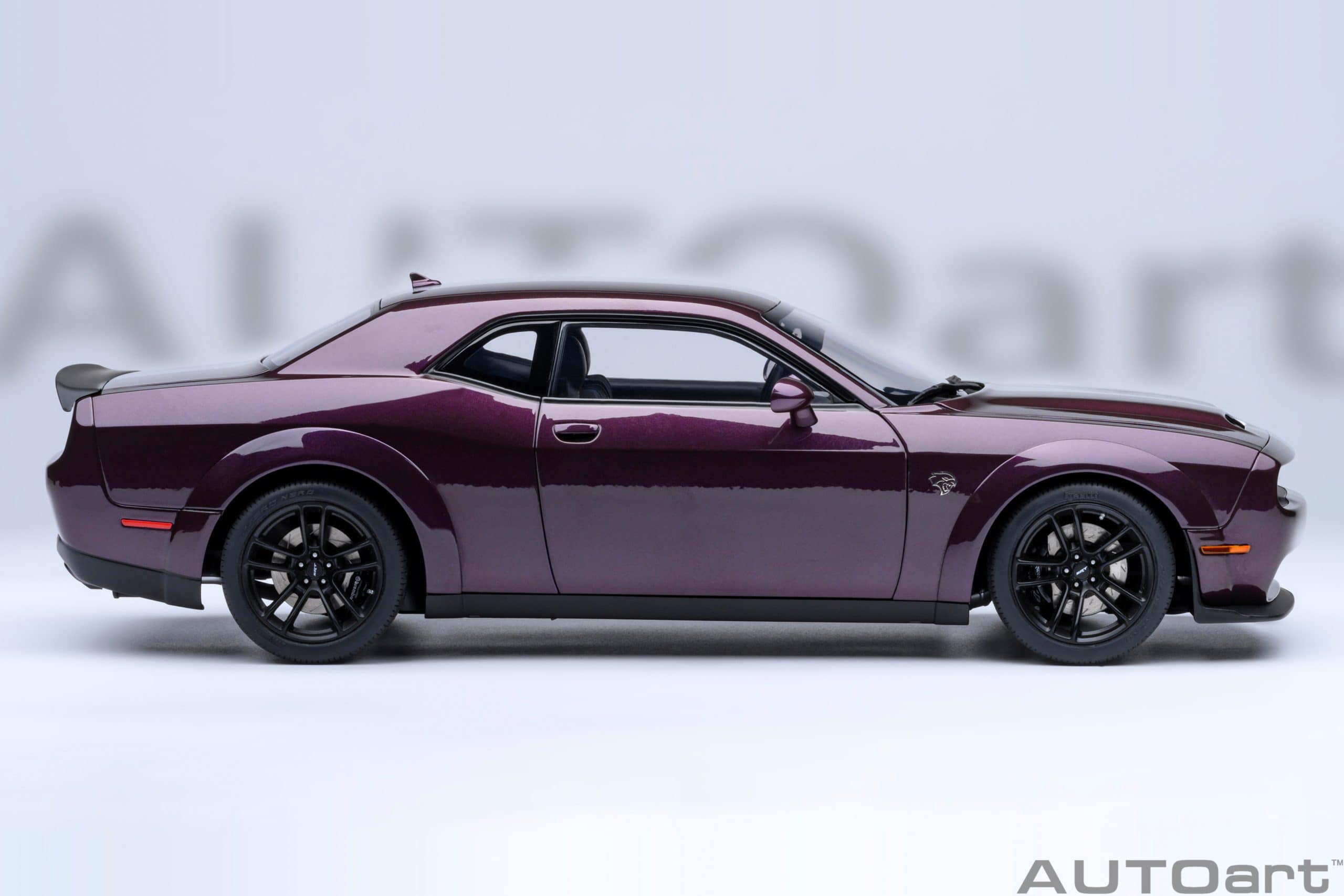 AUTOart Dodge Challenger SRT Jailbreak 2022 1:18 - Hellraisin Purple - Image 4