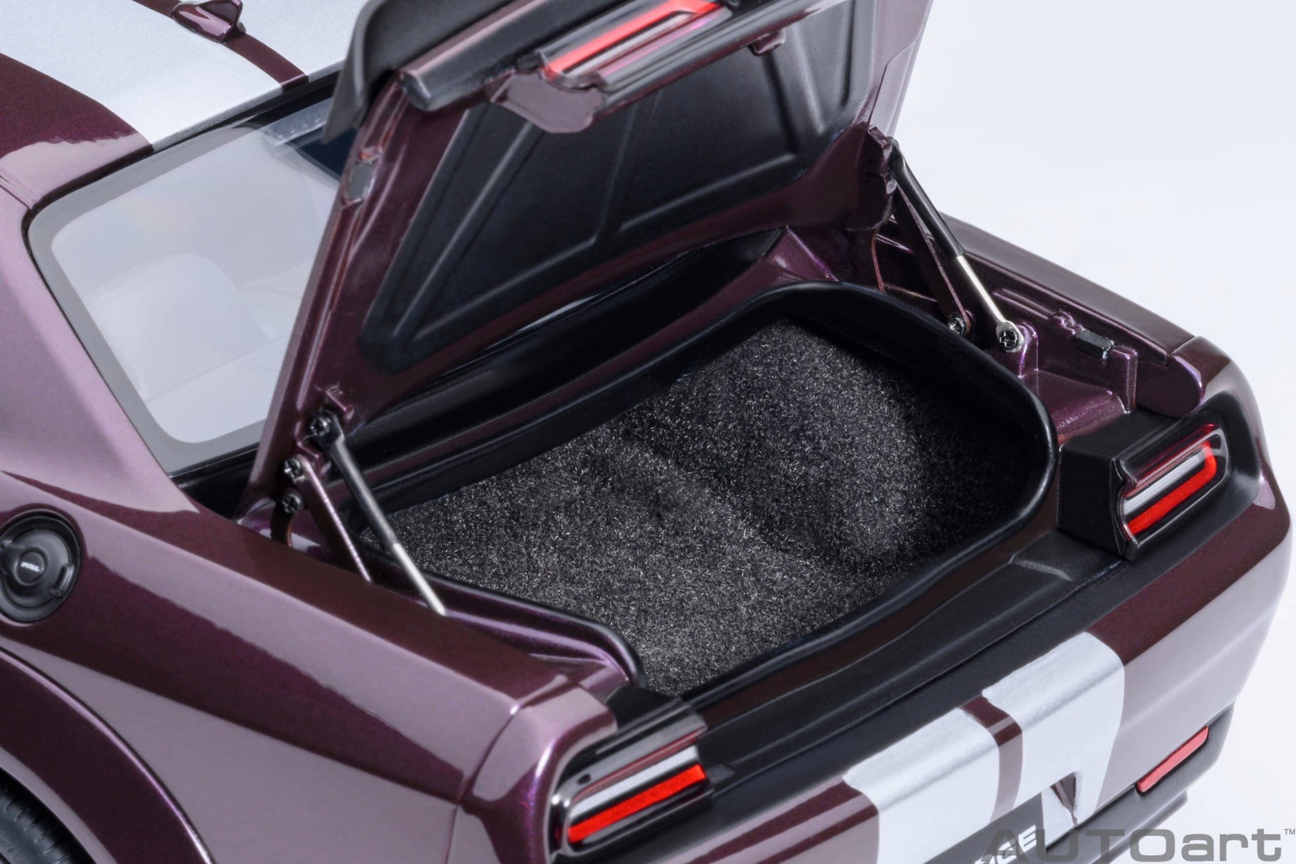 AUTOart Dodge Challenger SRT Jailbreak 2022 1:18 - Hellraisin Purple - Image 13