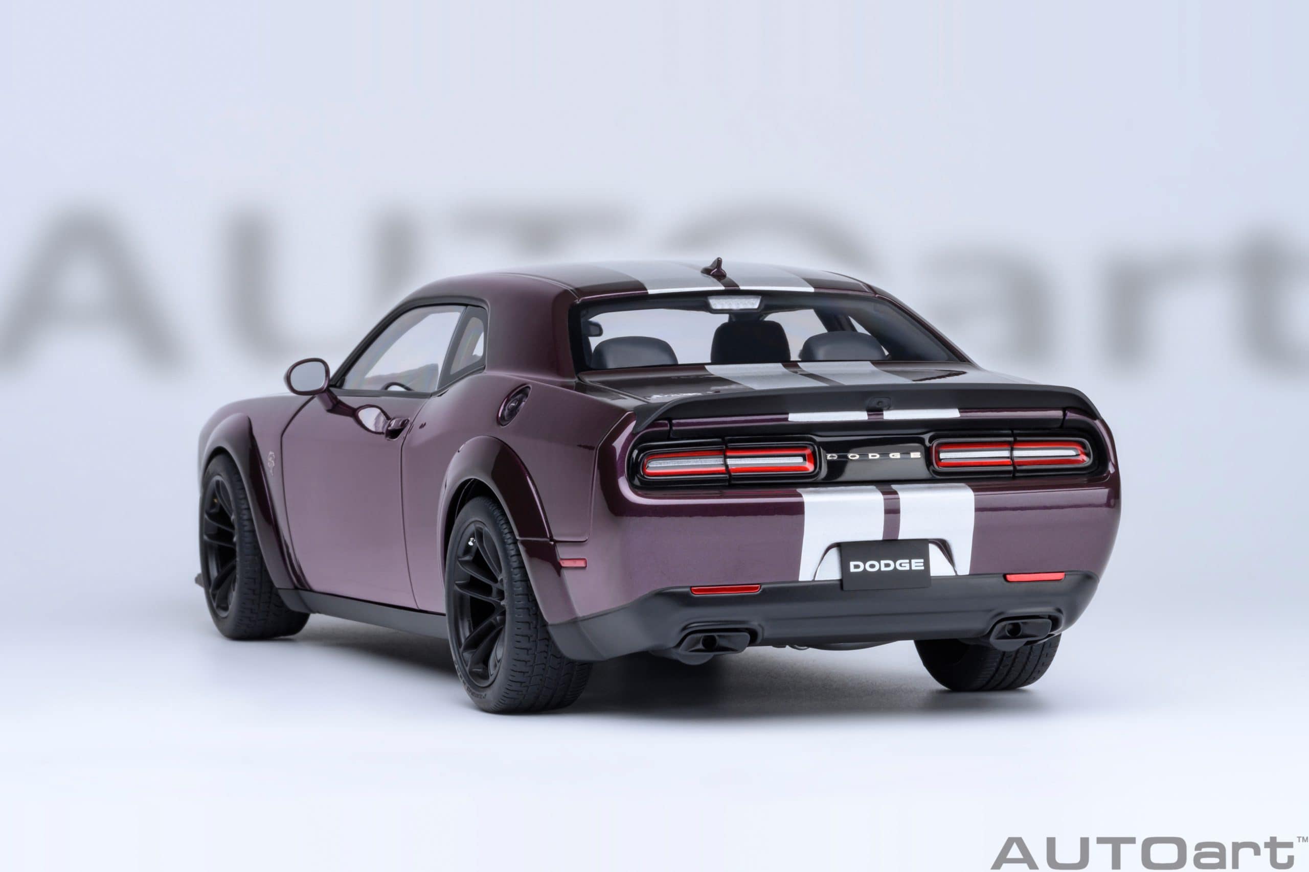 AUTOart Dodge Challenger SRT Jailbreak 2022 1:18 - Hellraisin Purple - Image 20