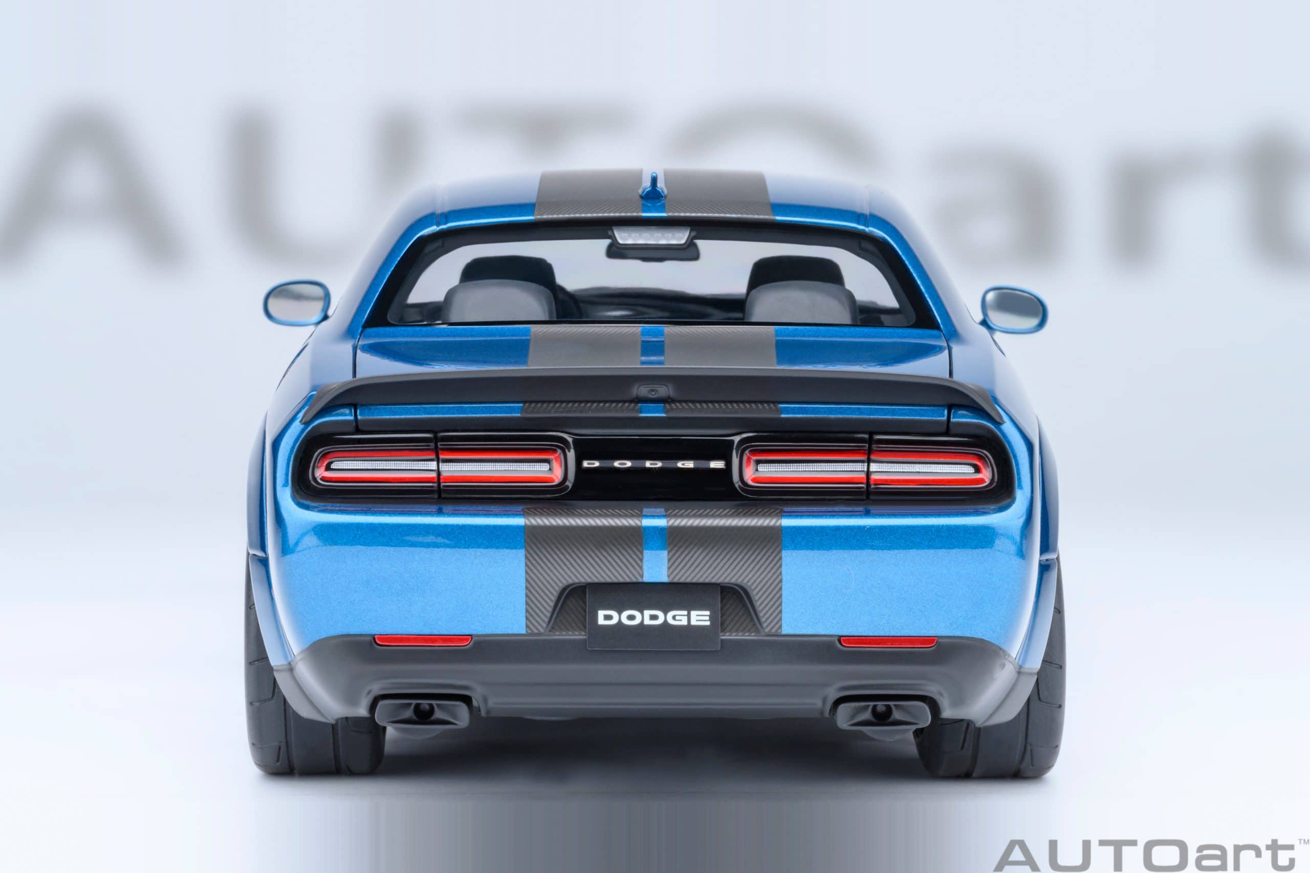 AUTOart Dodge Challenger SRT Super Stock 2023 1:18 - フロスト