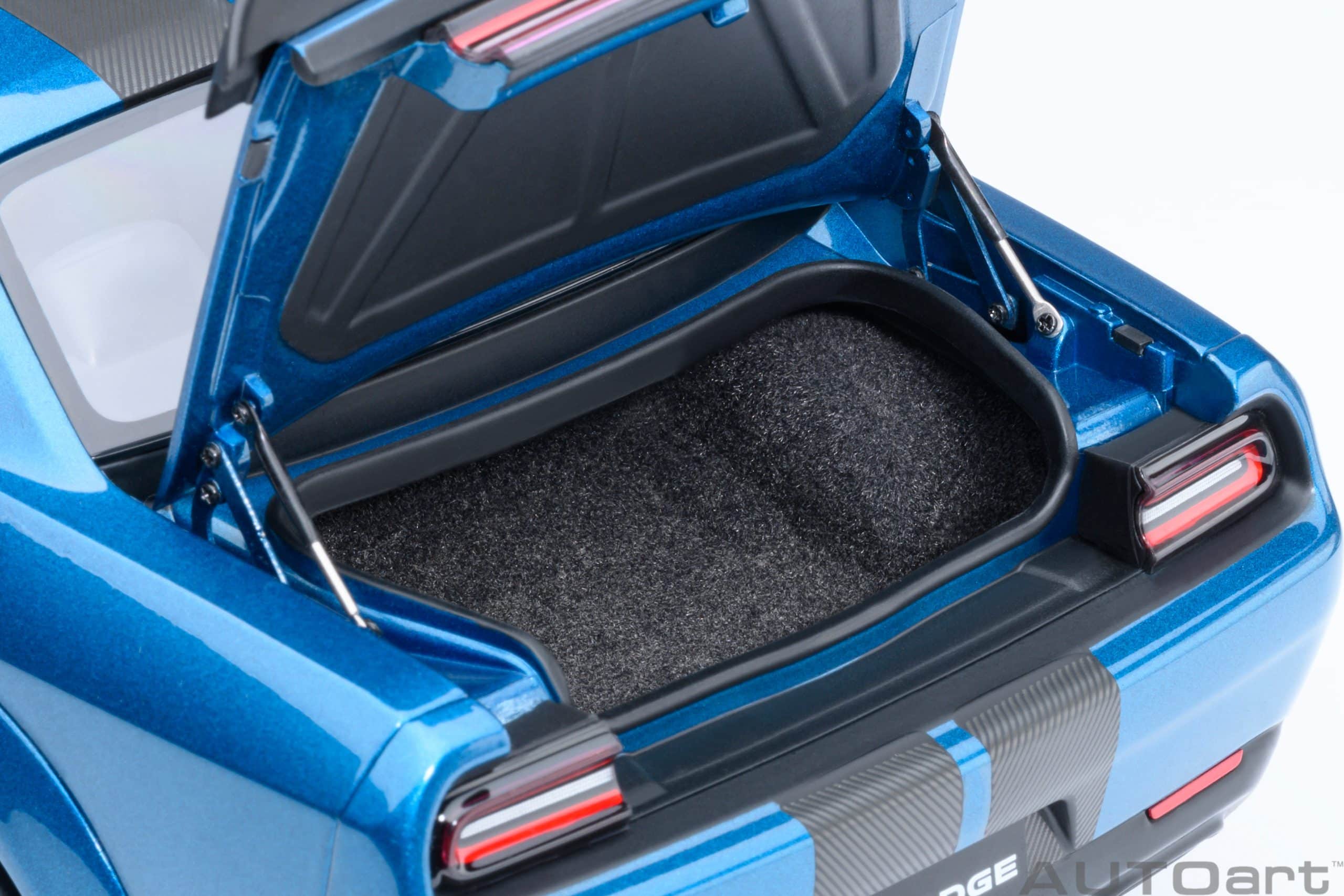 AUTOart Dodge Challenger SRT Super Stock 2023 1:18 - Frostbite - Immagine 13