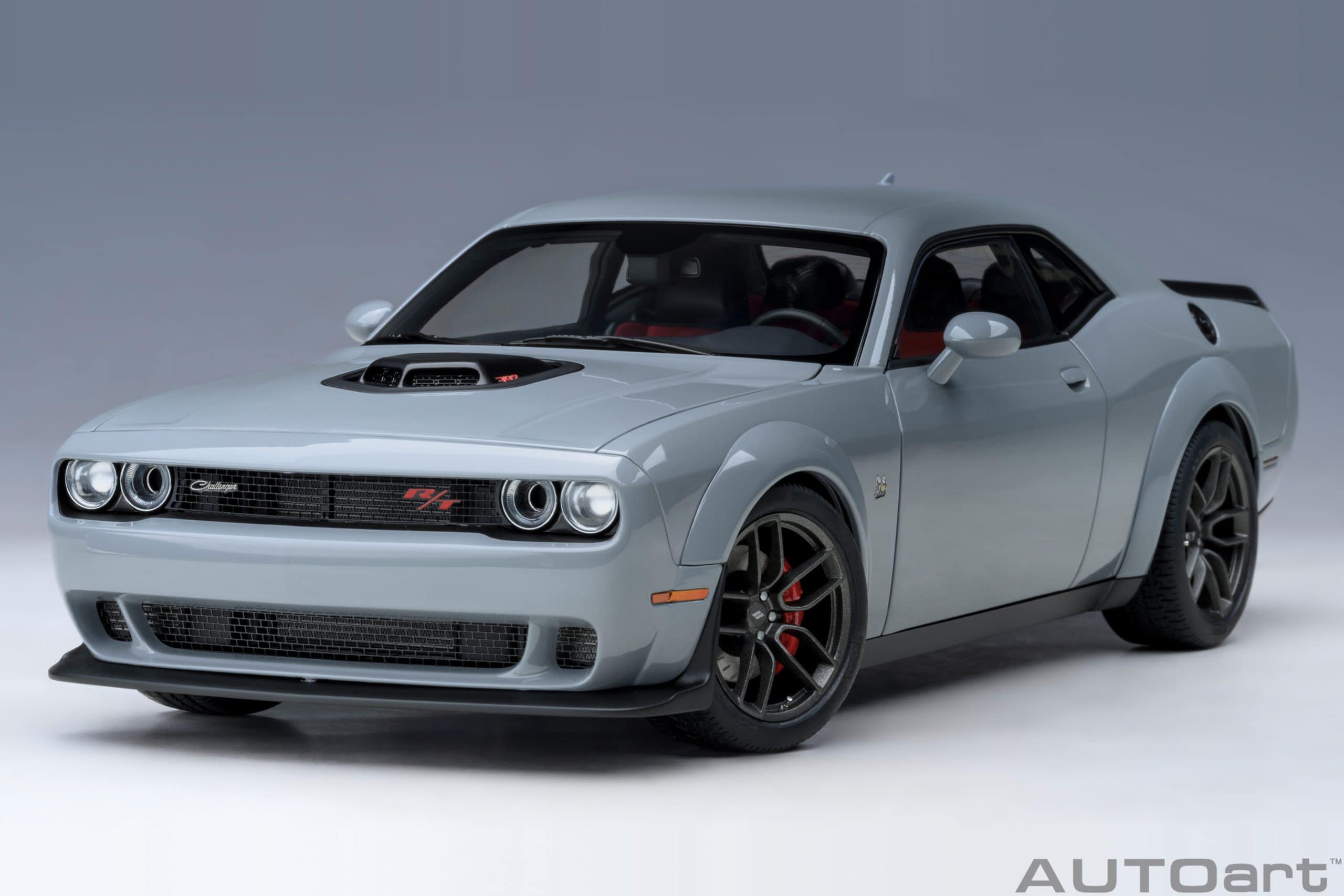AUTOart Dodge Challenger R/T SCAT PACK SHAKER WIDEBODY 2022 1:18 - Image 16