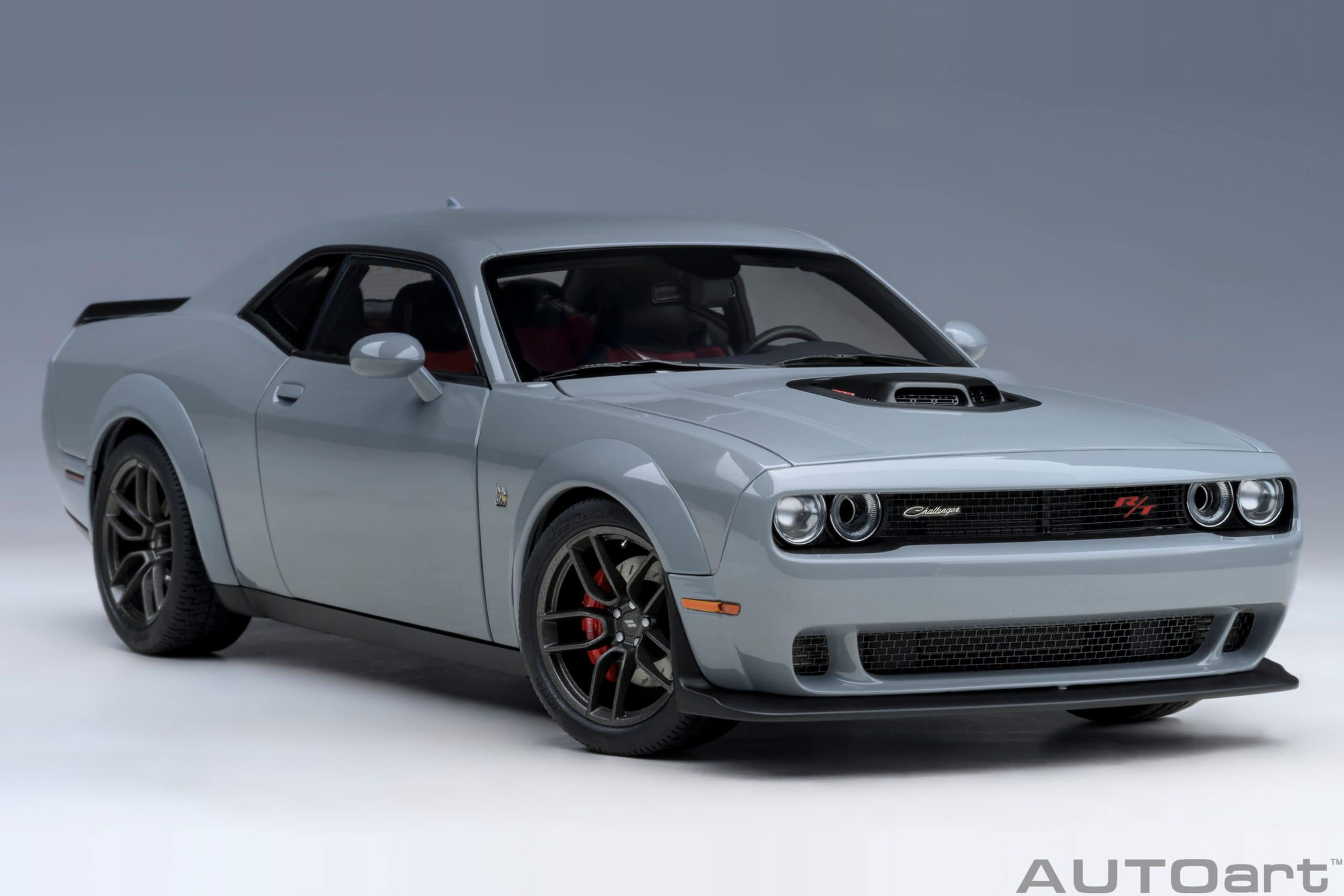 AUTOart Dodge Challenger R/T SCAT PACK SHAKER WIDEBODY 2022 1:18 - Image 17