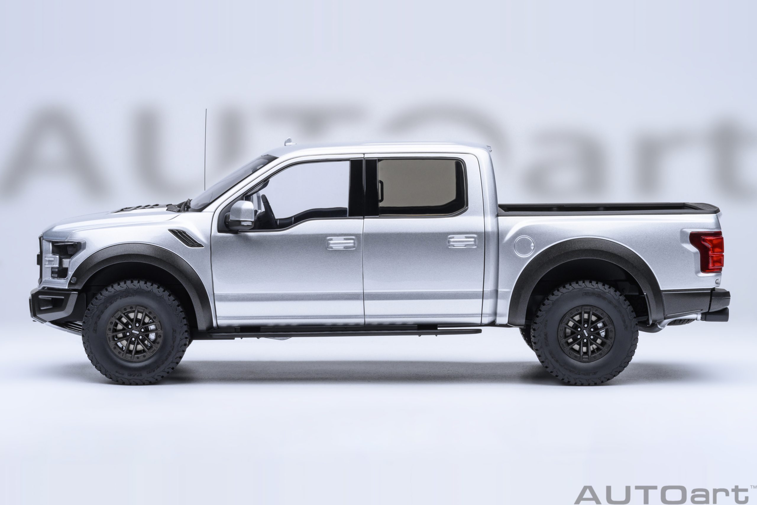 AUTOart Ford F-150 Raptor Supercrew 2019 1:18 - Ingot Silver - Image 3