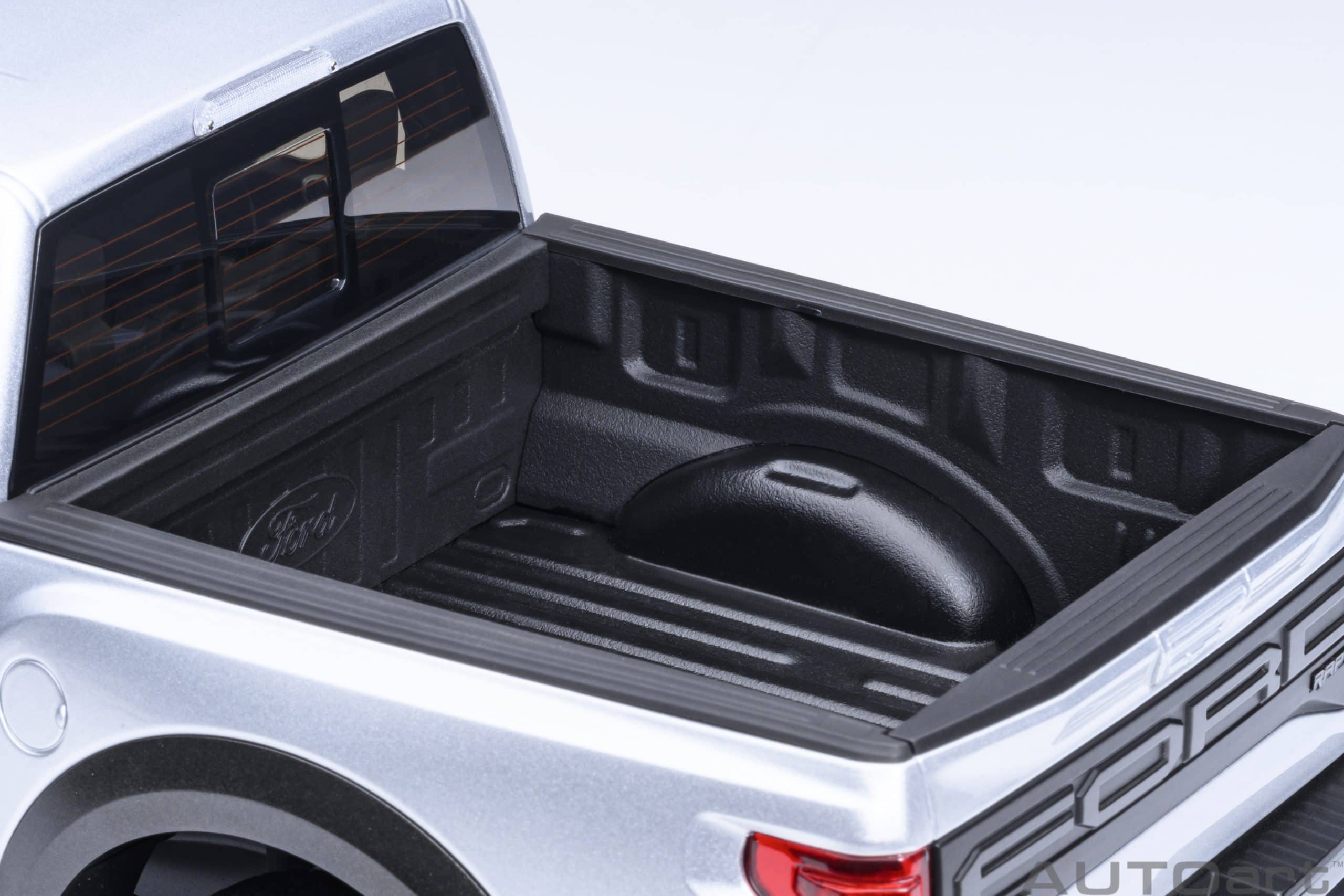 AUTOart Ford F-150 Raptor Supercrew 2019 1:18 - Ingot Silver - Image 13