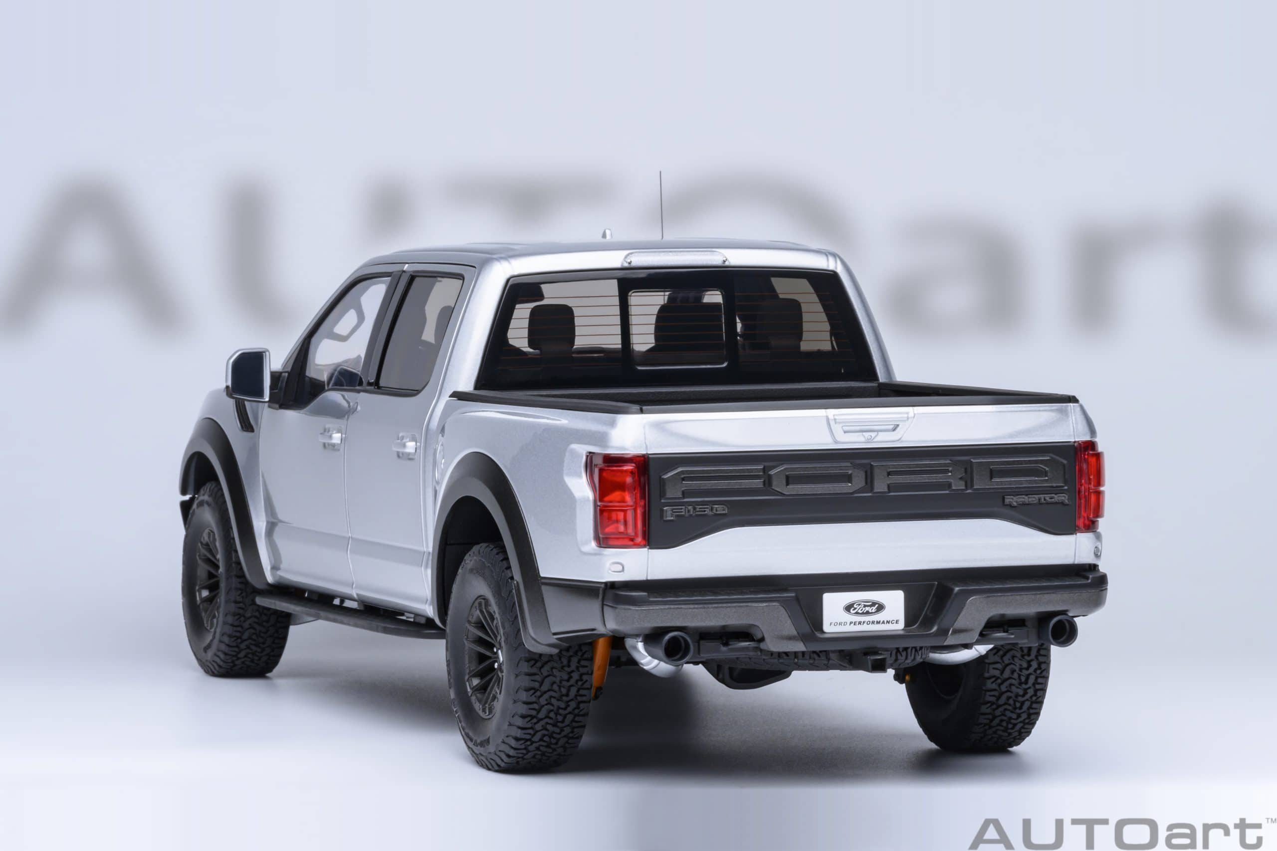 AUTOart Ford F-150 Raptor Supercrew 2019 1:18 - Ingot Silver - Image 20