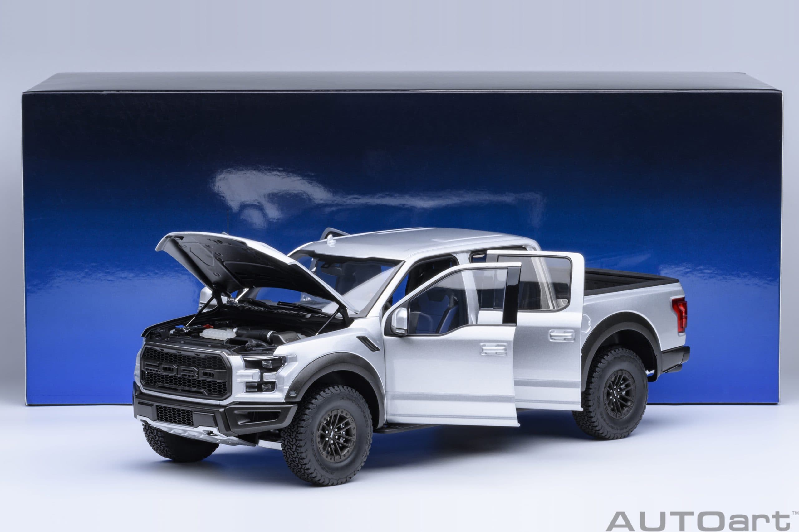 AUTOart Ford F-150 Raptor Supercrew 2019 1:18 - Ingot Silver - Image 21