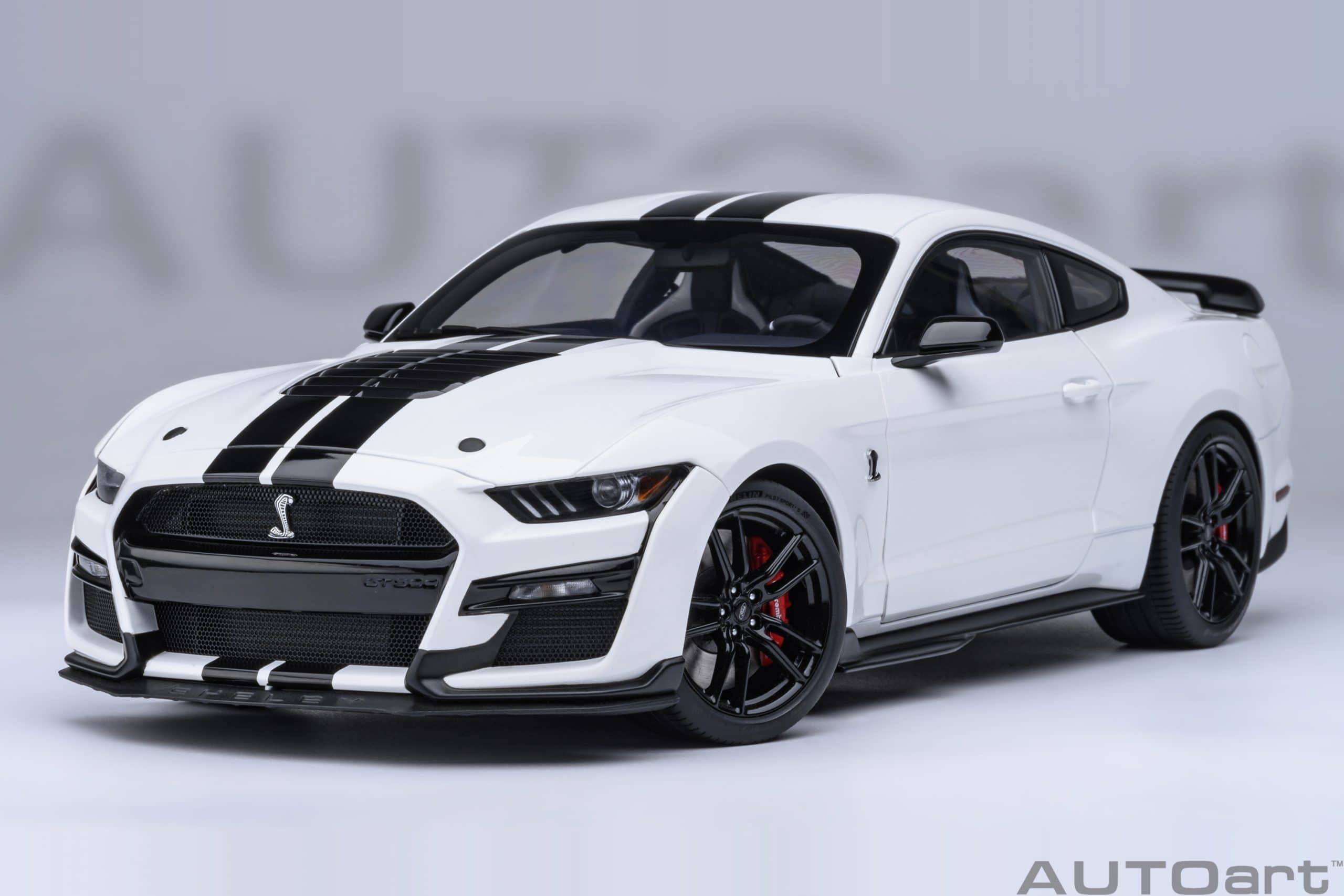 AUTOart Ford Mustang Shelby GT500 1:18 - Oxford White - Image 17