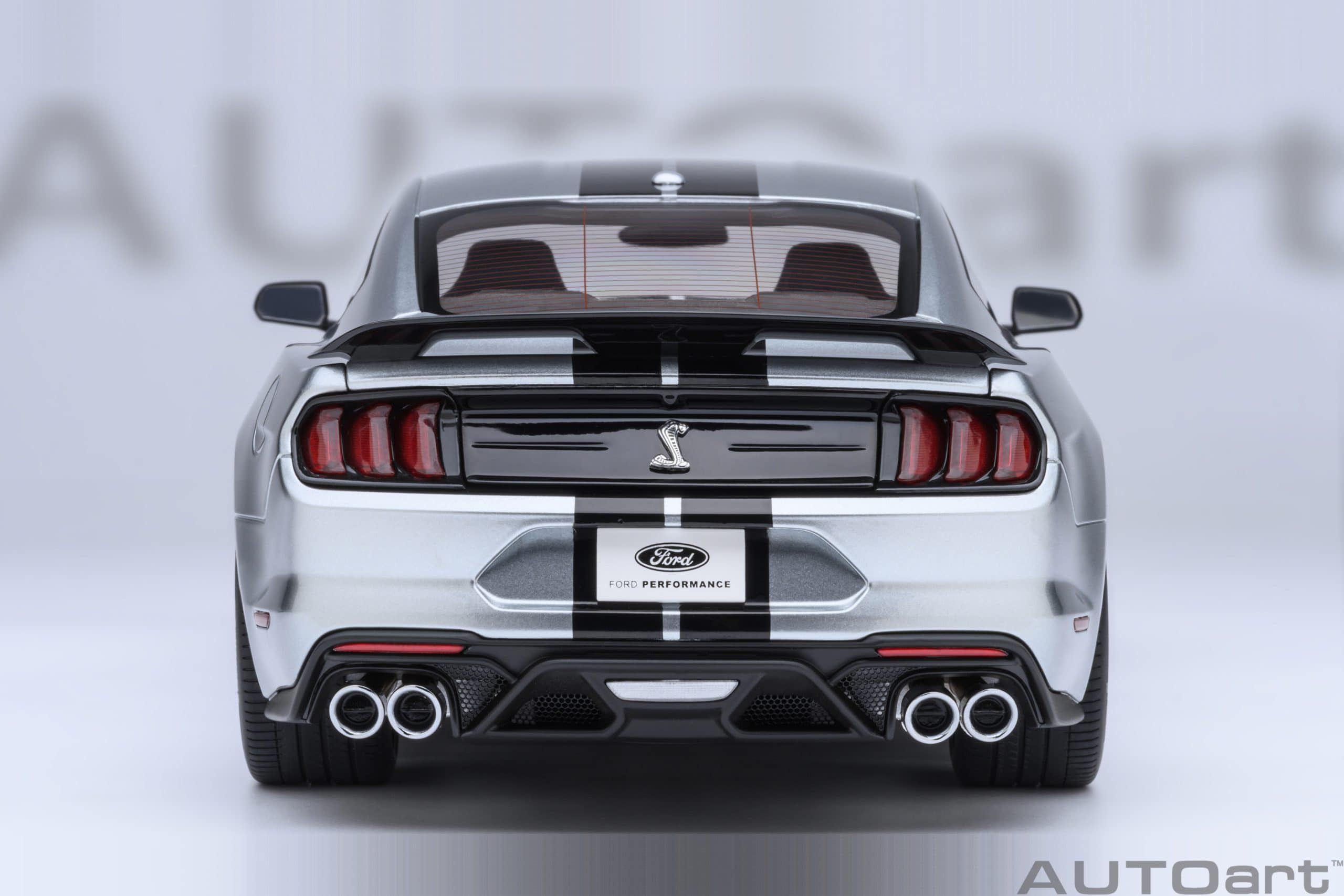 AUTOart Ford Mustang Shelby GT500 1:18 - Iconic Silver - Image 6