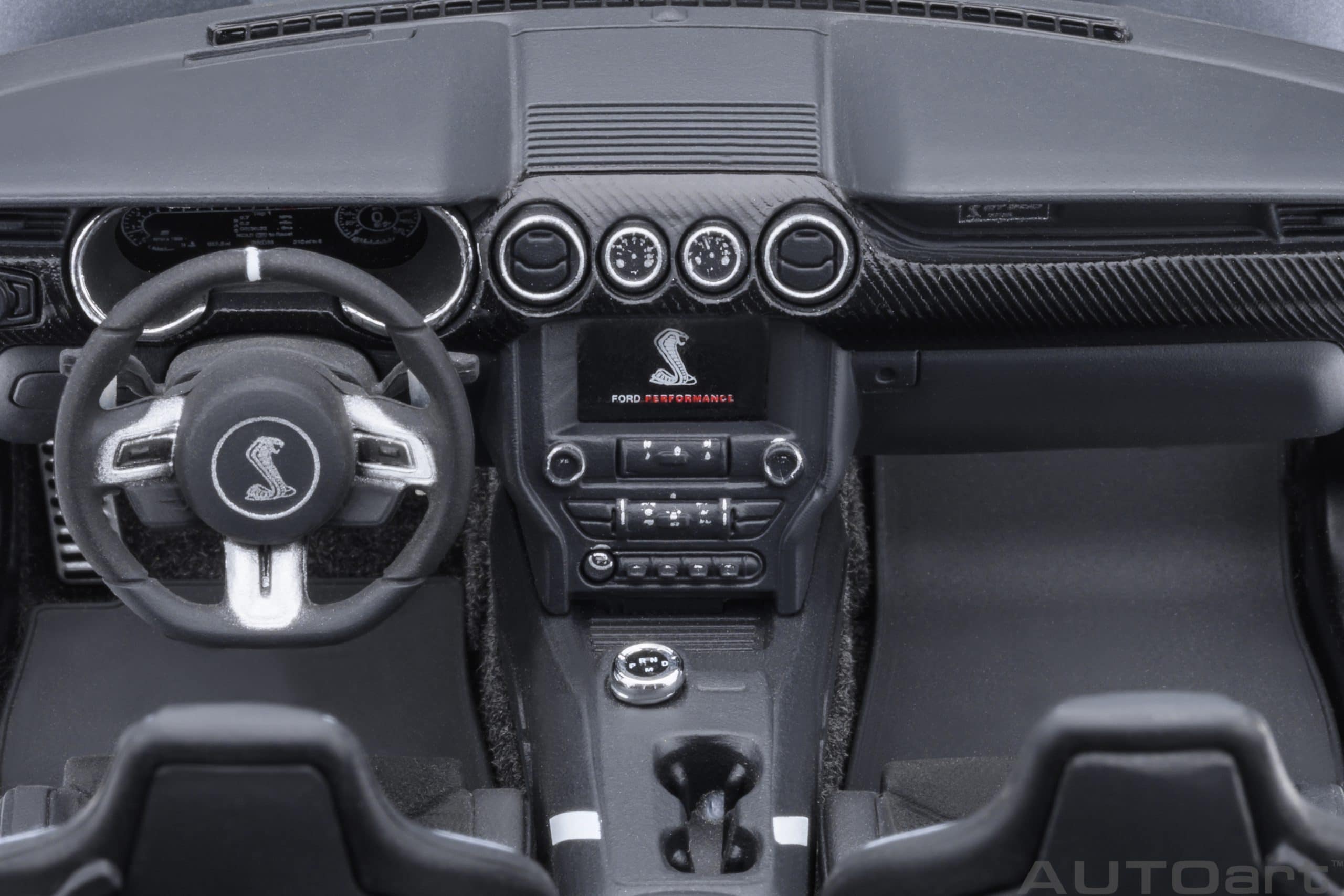 AUTOart Ford Mustang Shelby GT500 1:18 - Iconic Silver - Image 13