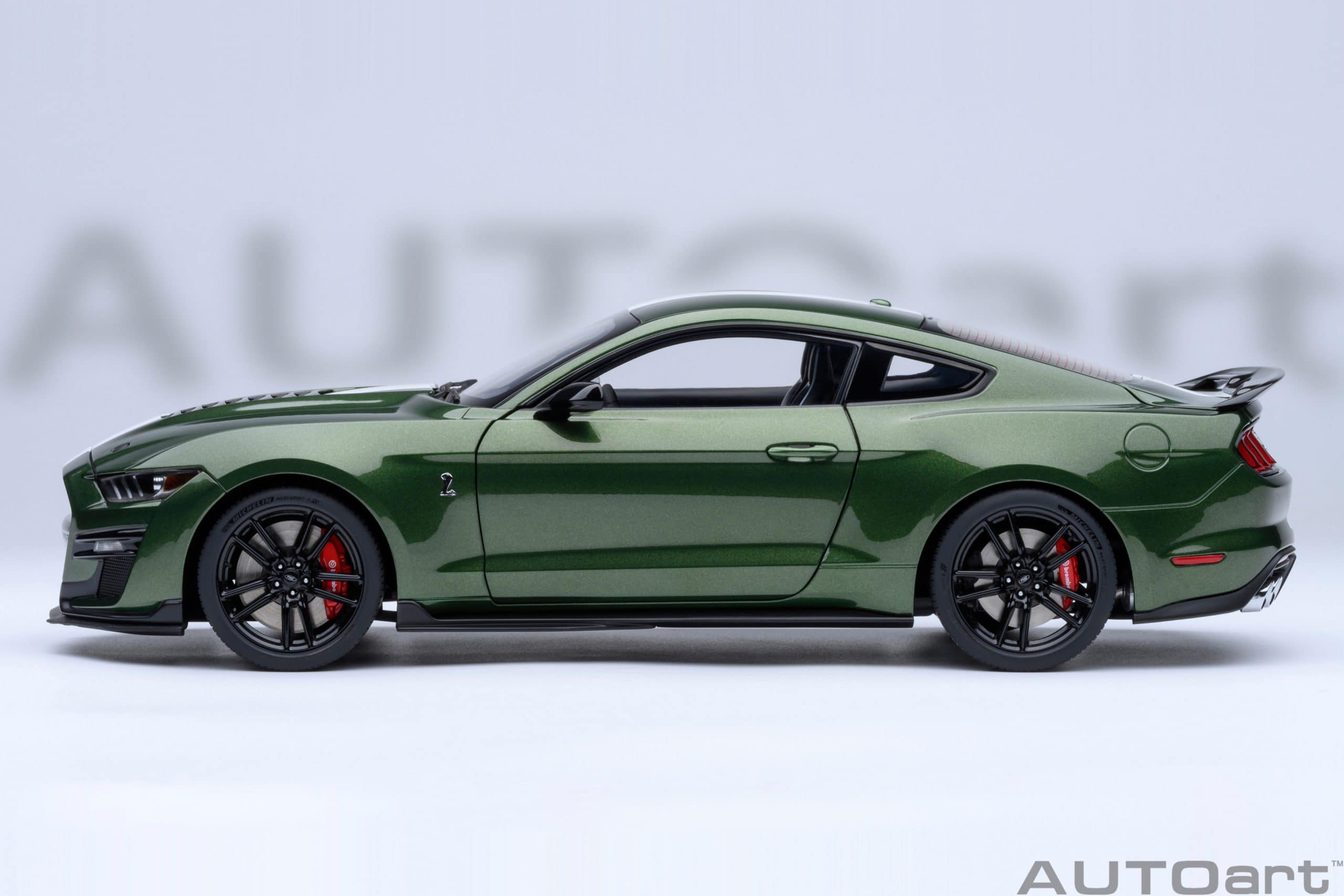 AUTOart Ford Mustang Shelby GT500 1:18 - Eruption Green - Image 3