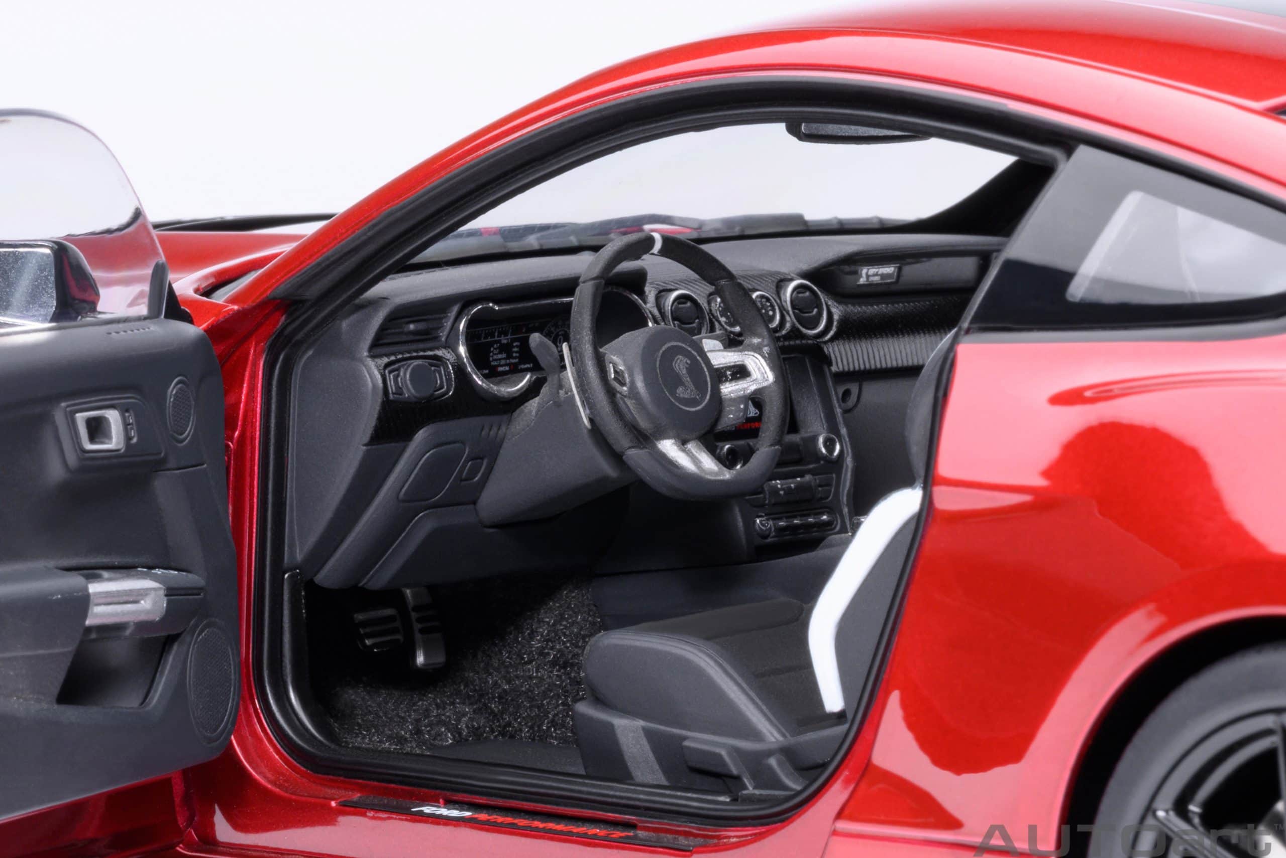 AUTOart Ford Mustang Shelby GT500 1:18 - Rapid Red - Image 9