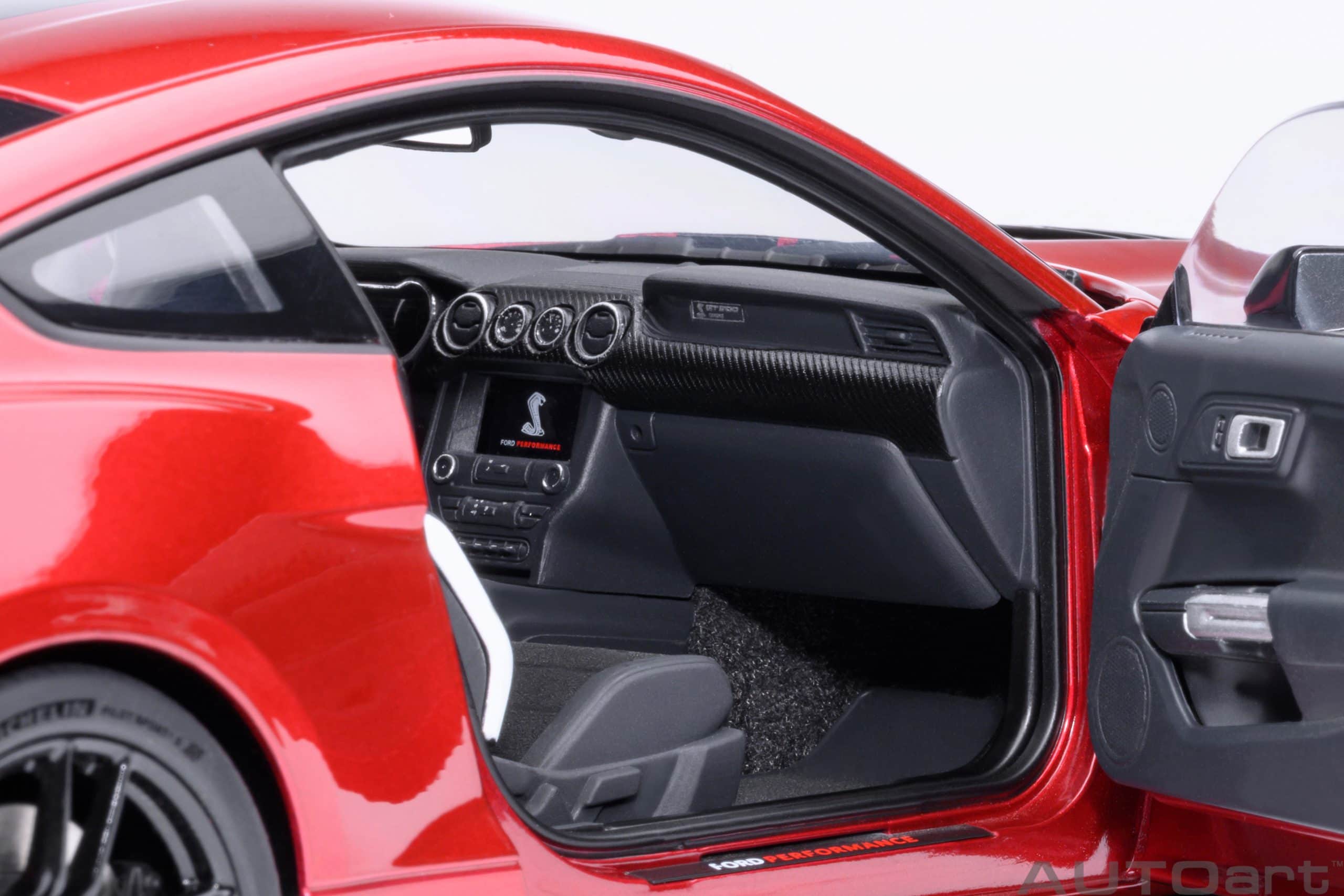 AUTOart Ford Mustang Shelby GT500 1:18 - Rapid Red - Image 10