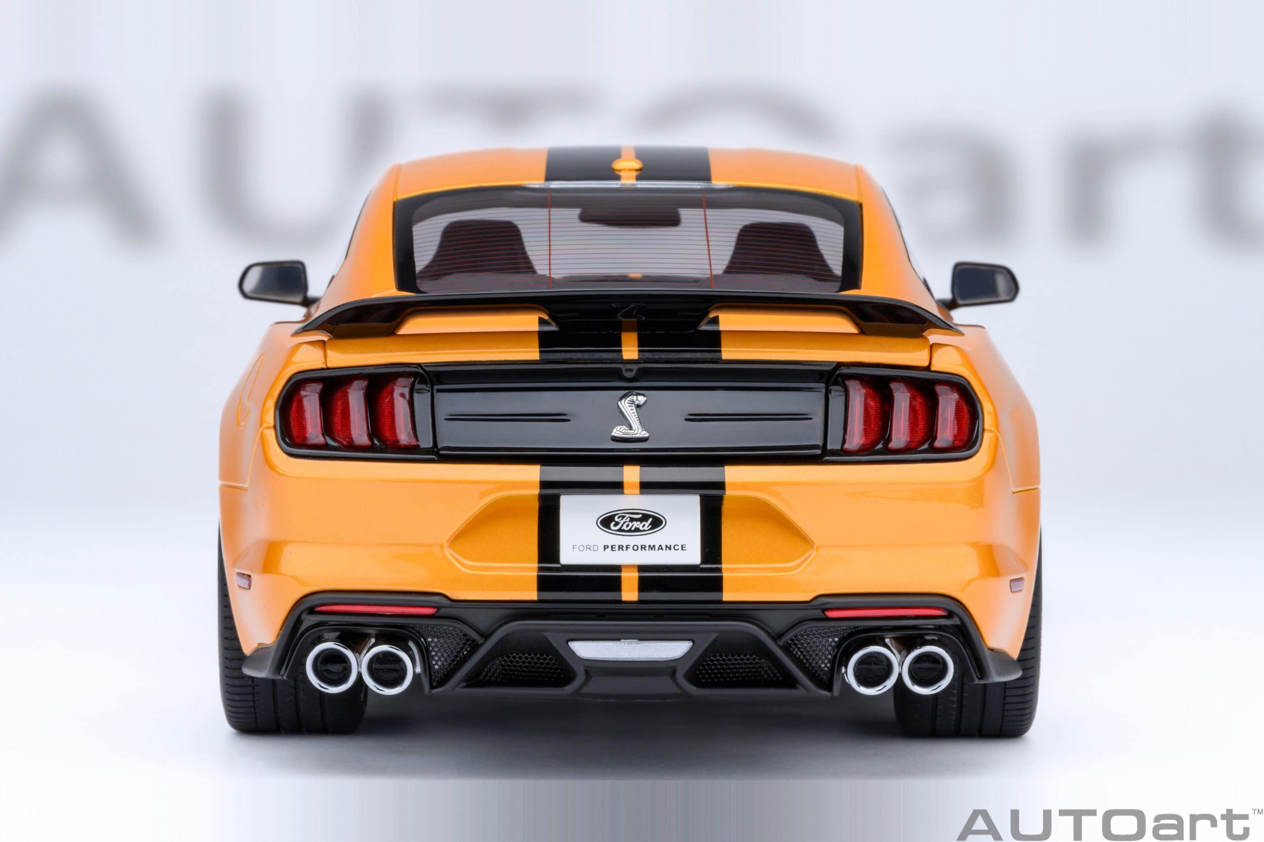 AUTOart Ford Mustang Shelby GT500 1:18 - Cyber Orange - Image 6