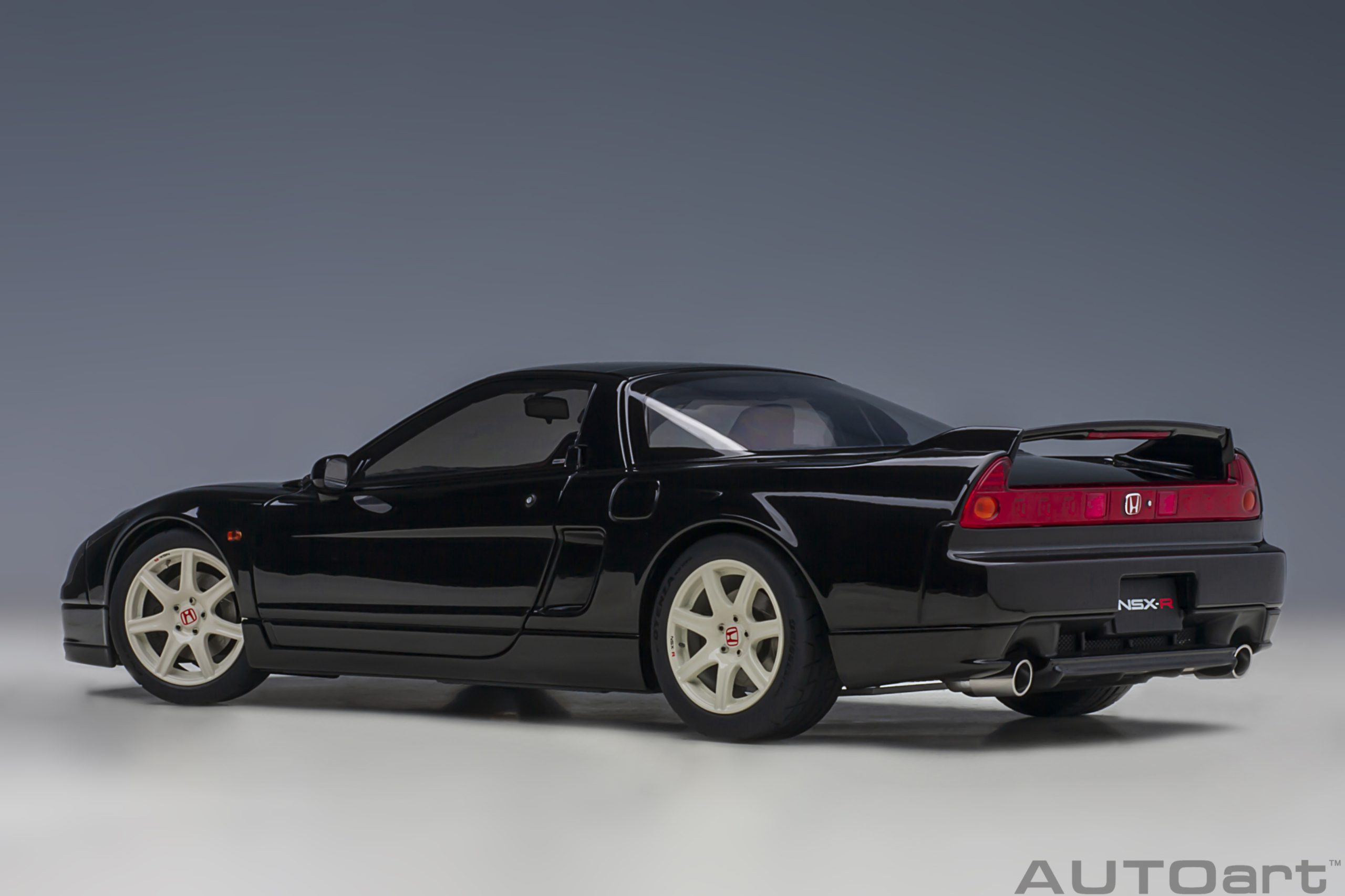 AUTOart Honda NSX-R (NA2) 2019 1:18 - Berlina Black - Image 2