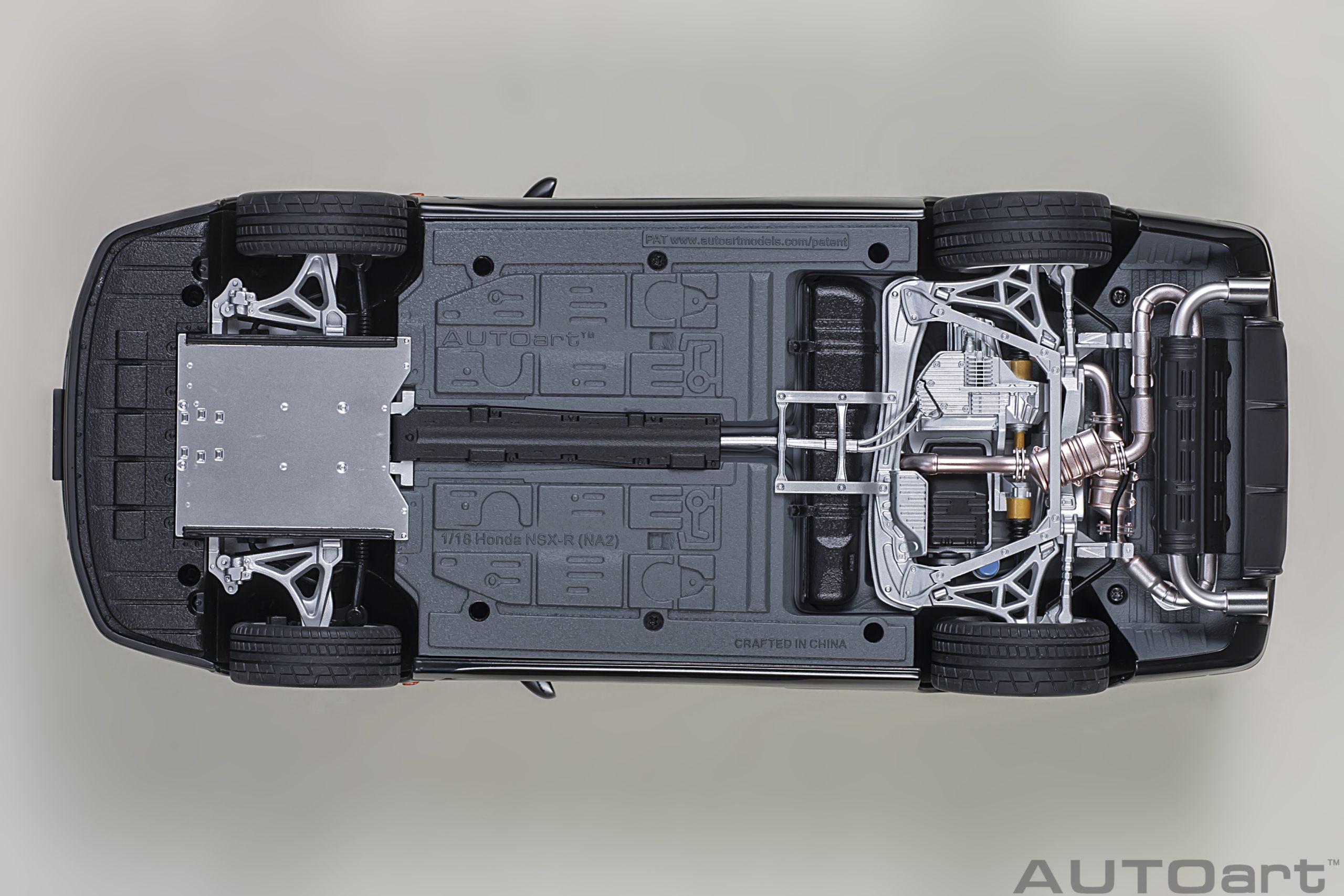 AUTOart Honda NSX-R (NA2) 2019 1:18 - Berlina Black - Image 8