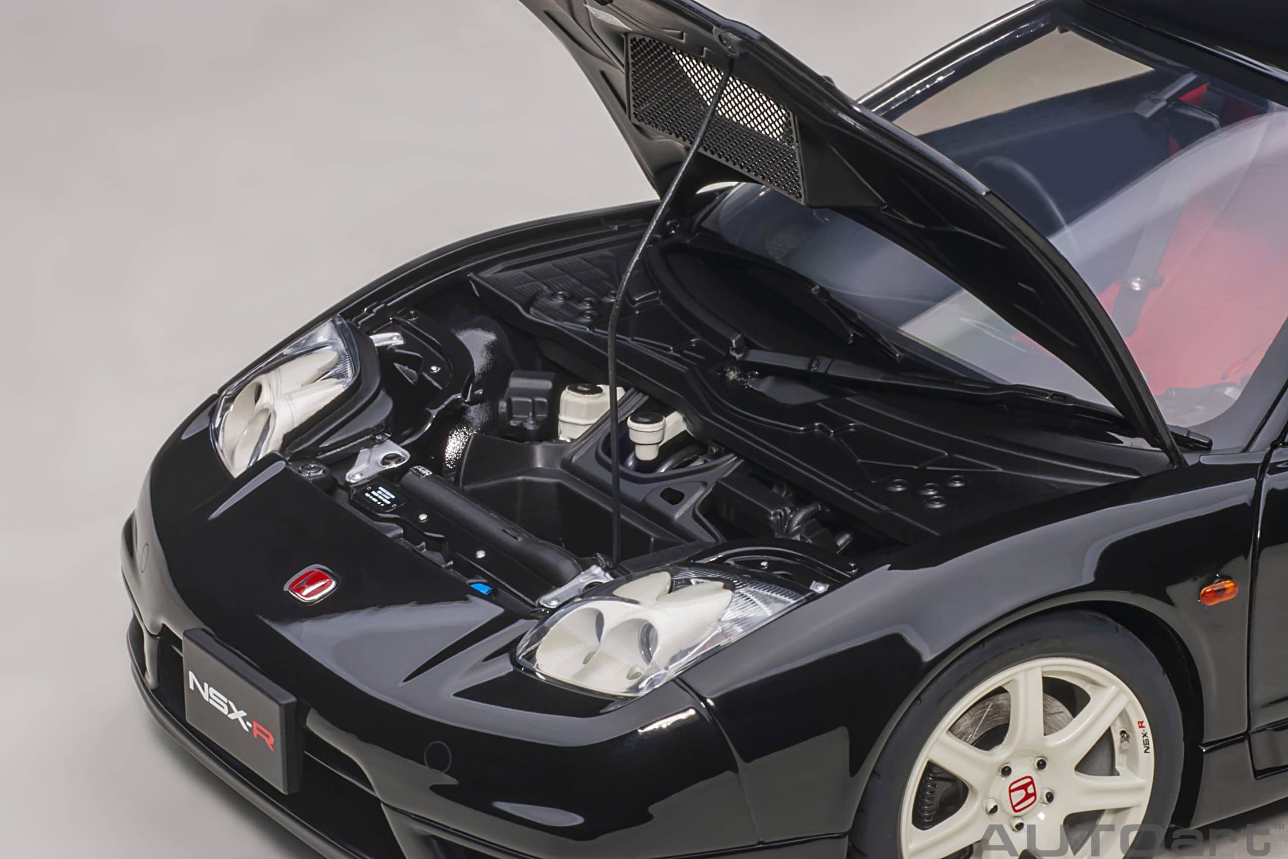 AUTOart Honda NSX-R (NA2) 2019 1:18 - Berlina Black - Image 9