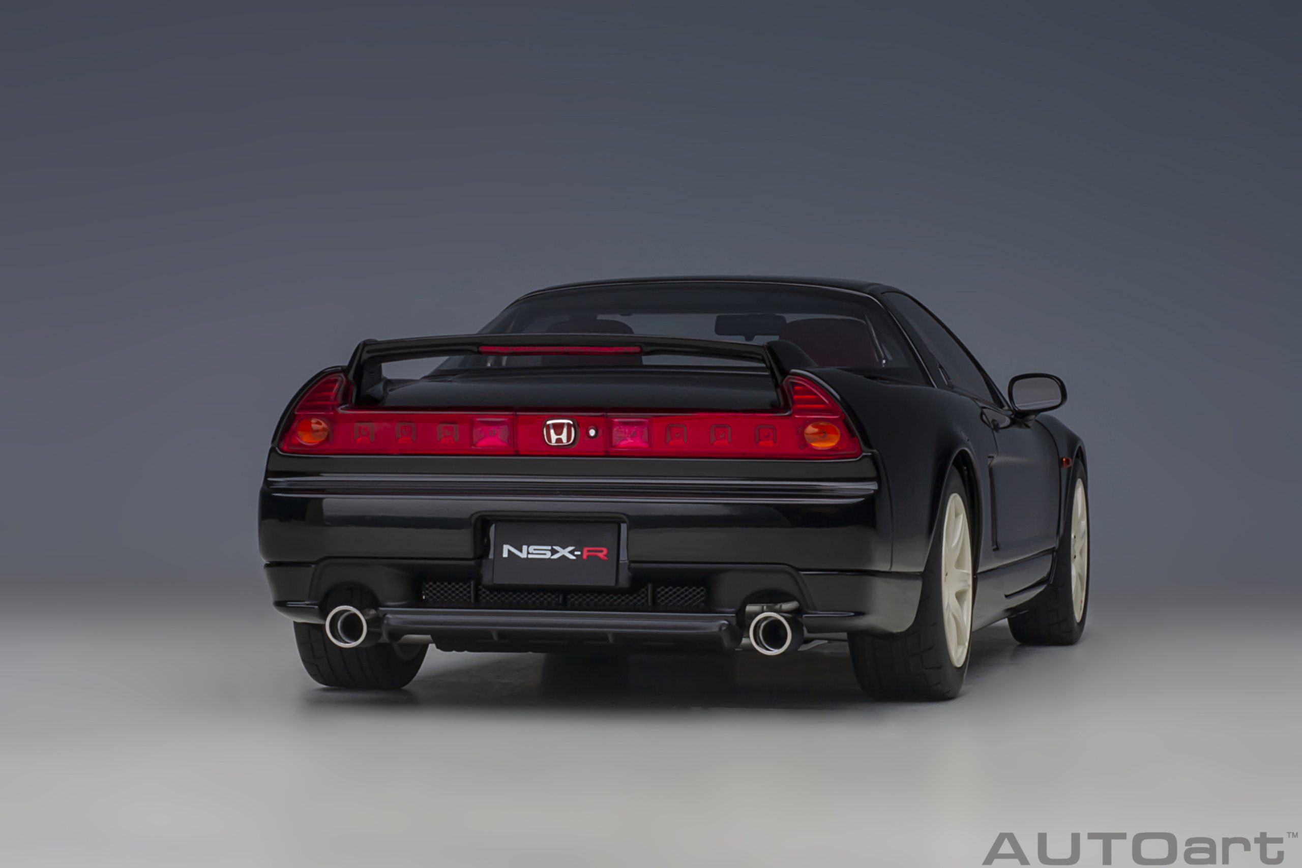 AUTOart Honda NSX-R (NA2) 2019 1:18 - Berlina Black - Image 17