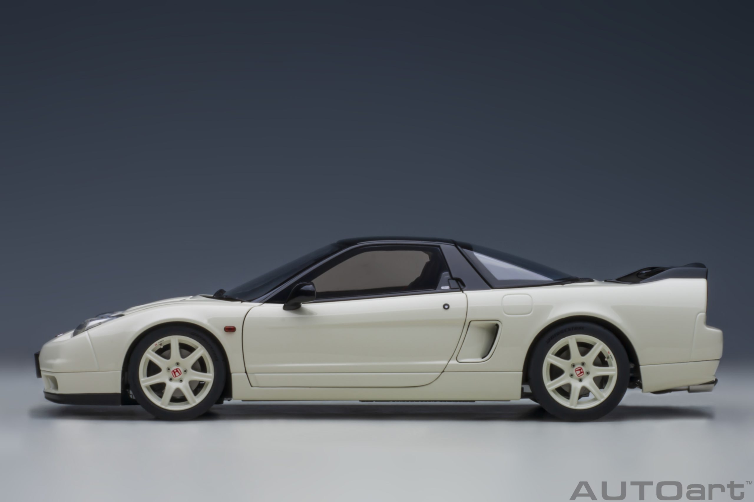 AUTOart Honda NSX-R (NA2) 2019 1:18 - Championship White - Immagine 3