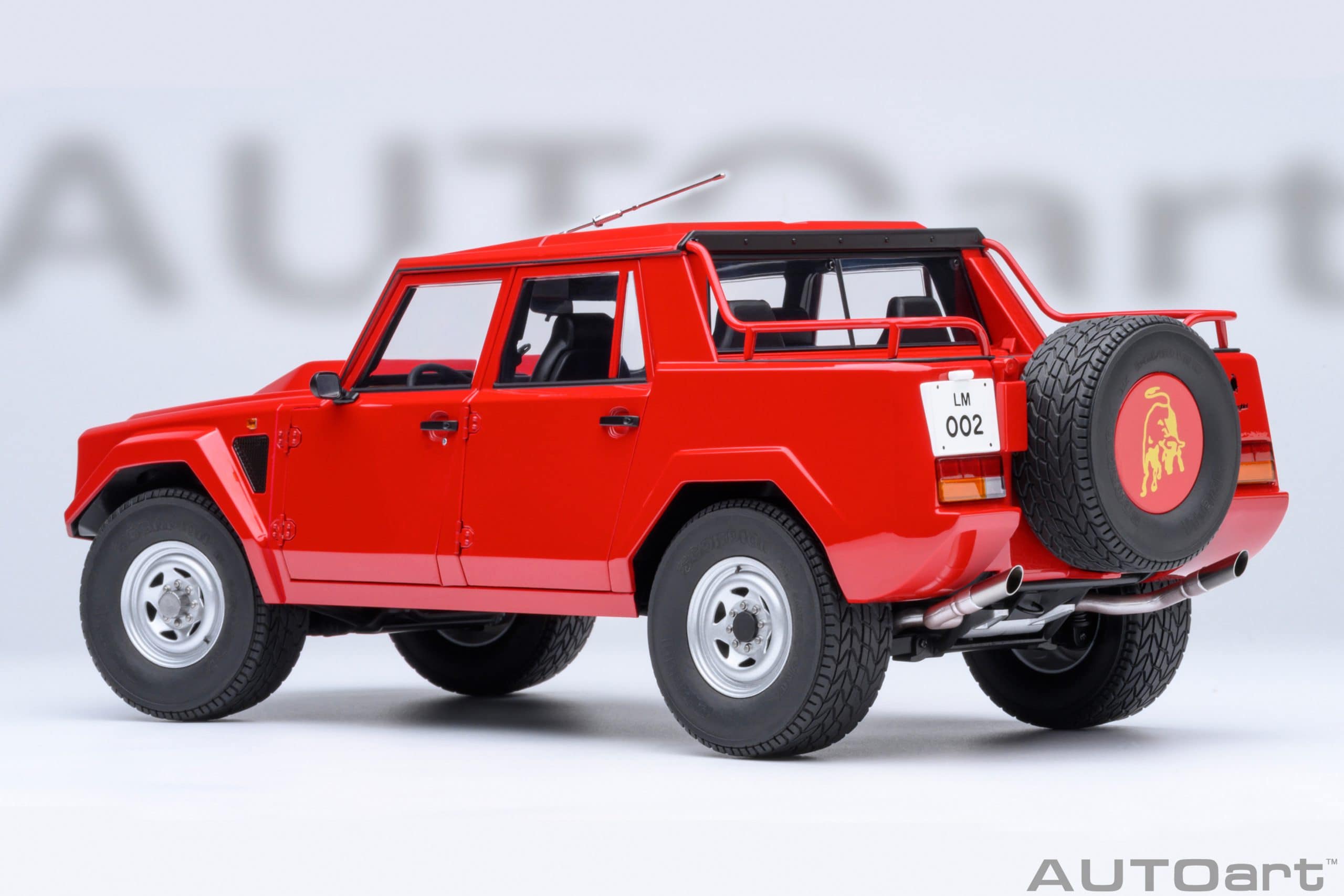 AUTOart Lamborghini LM002 1:18 - Seville Red - Image 2