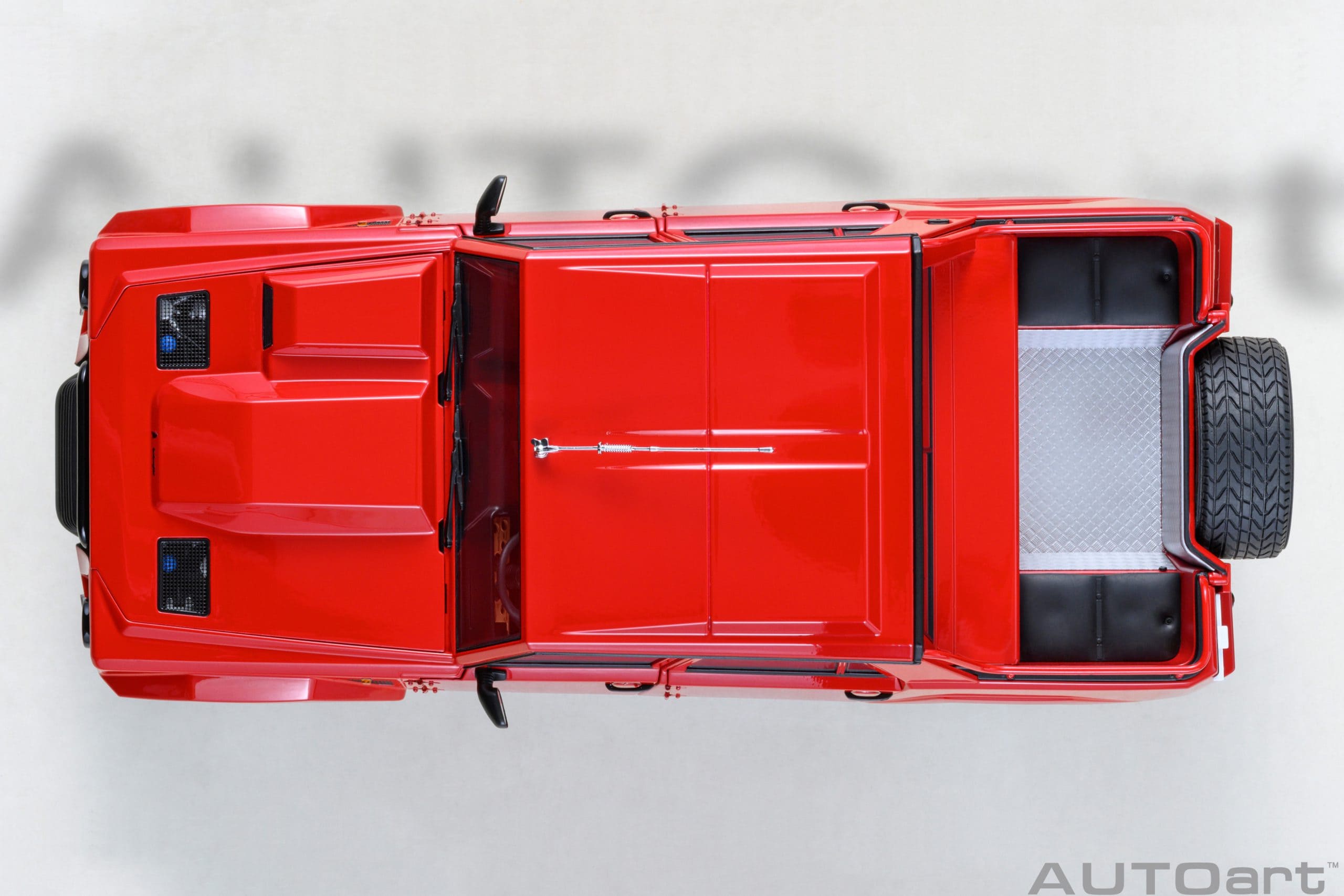 AUTOart Lamborghini LM002 1:18 - Seville Red - Image 7