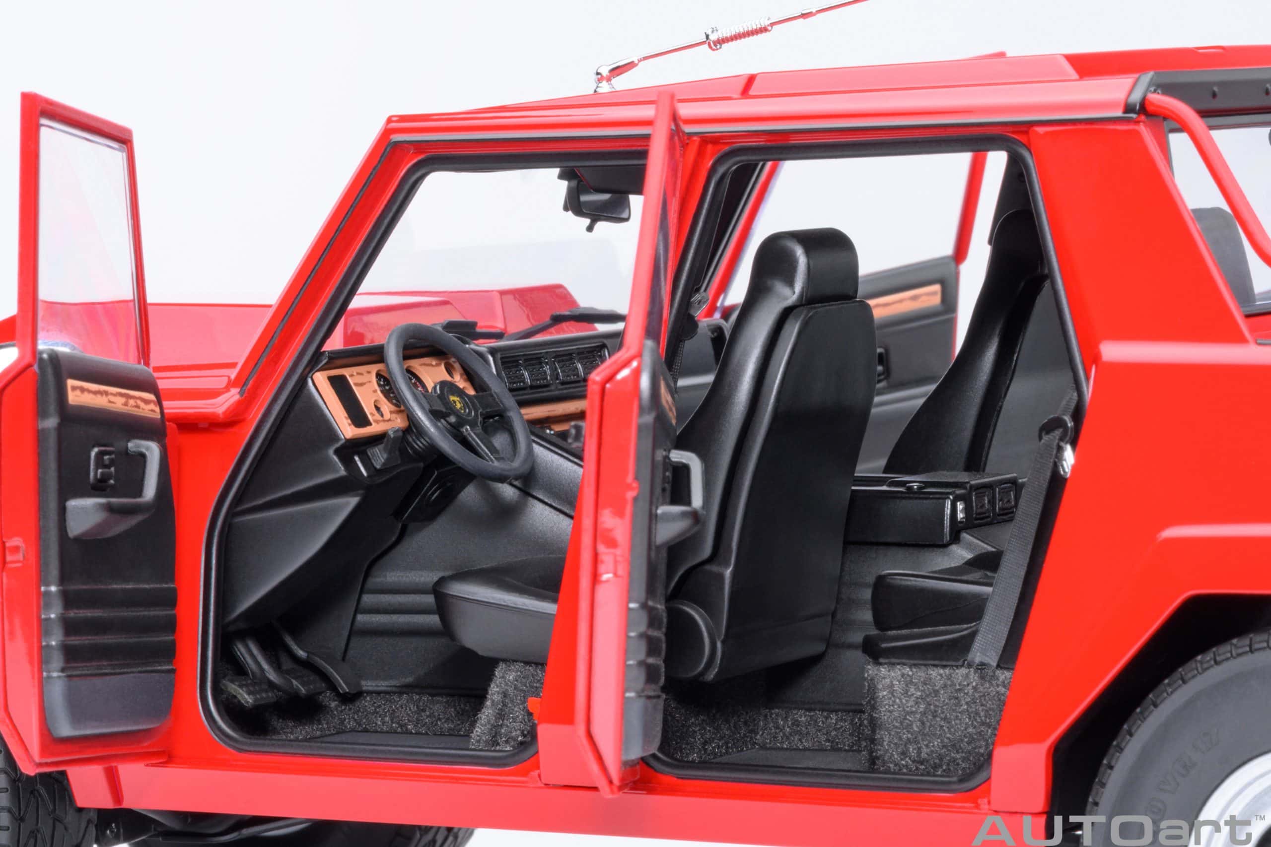 AUTOart Lamborghini LM002 1:18 - Seville Red - Image 9