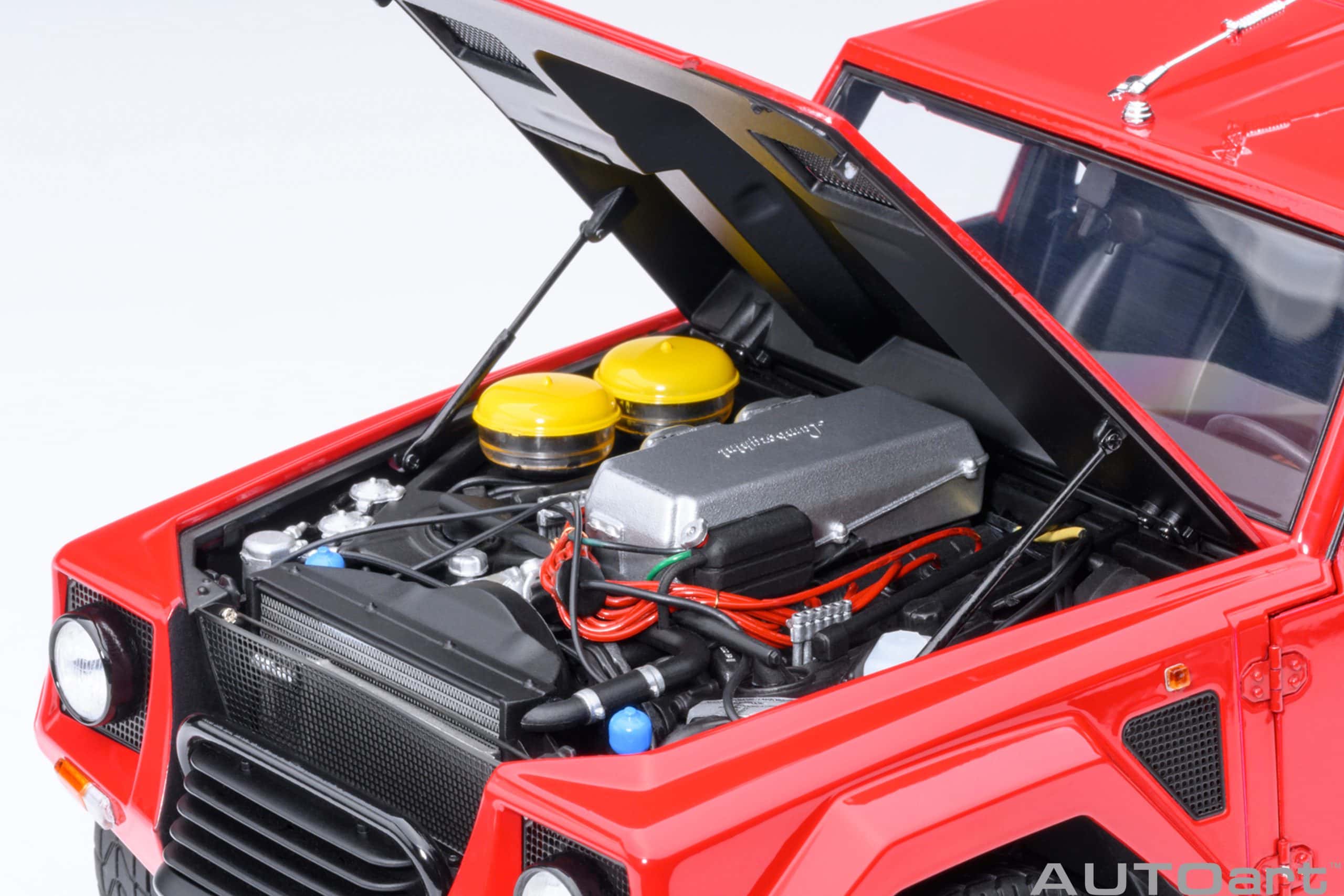 AUTOart Lamborghini LM002 1:18 - Seville Red - Image 11
