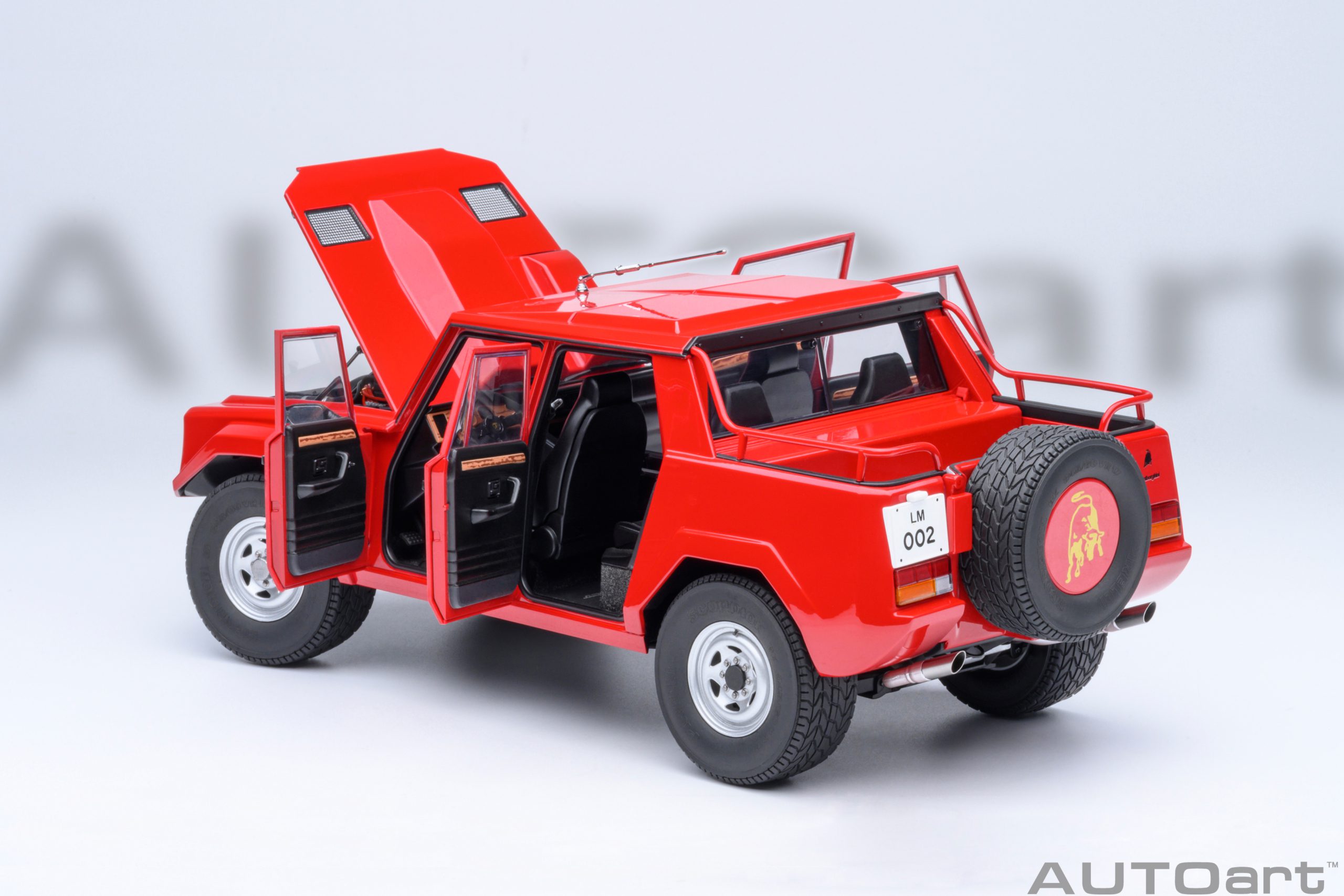AUTOart Lamborghini LM002 1:18 - Seville Red - Image 16