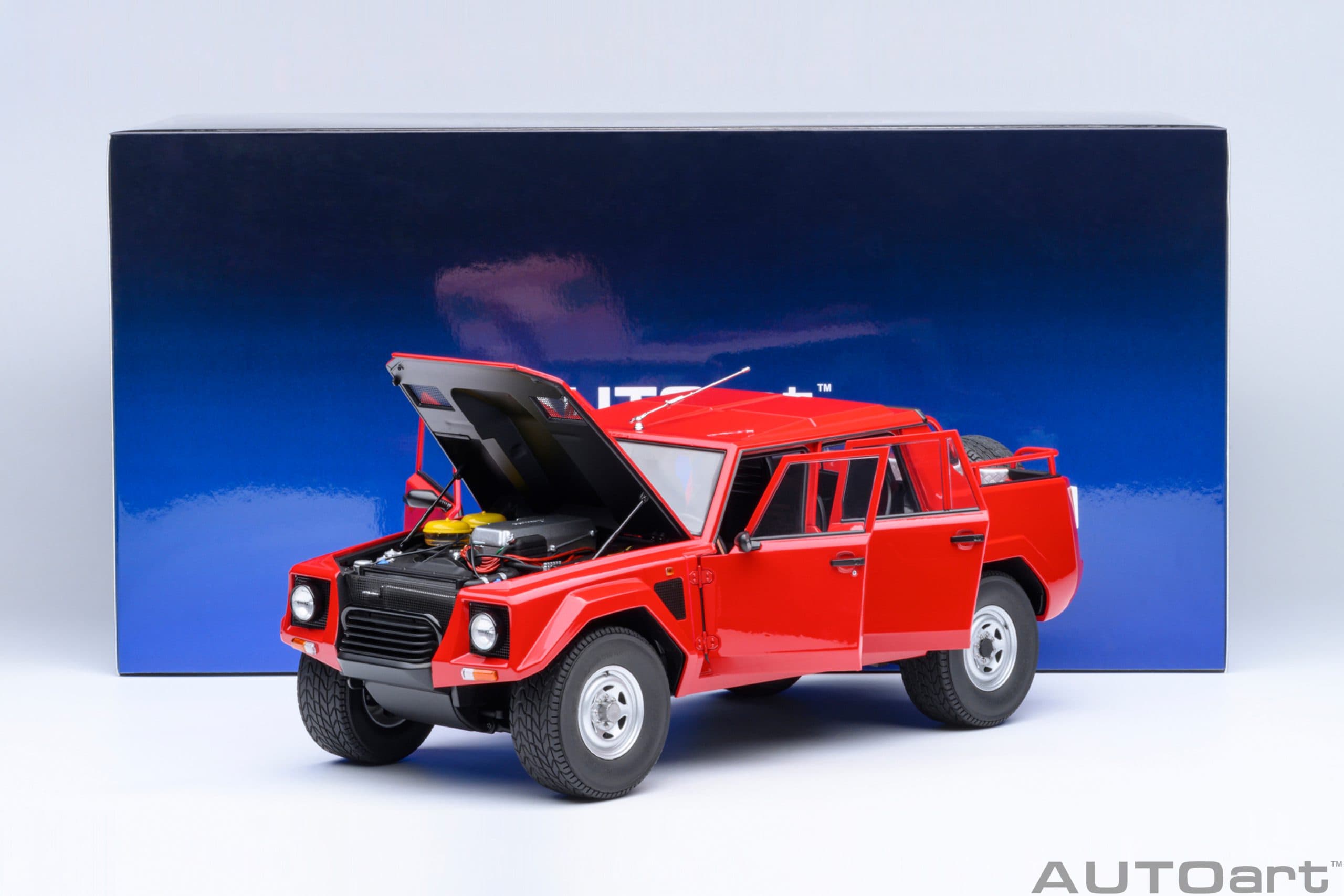 AUTOart Lamborghini LM002 1:18 - Seville Red - Image 21