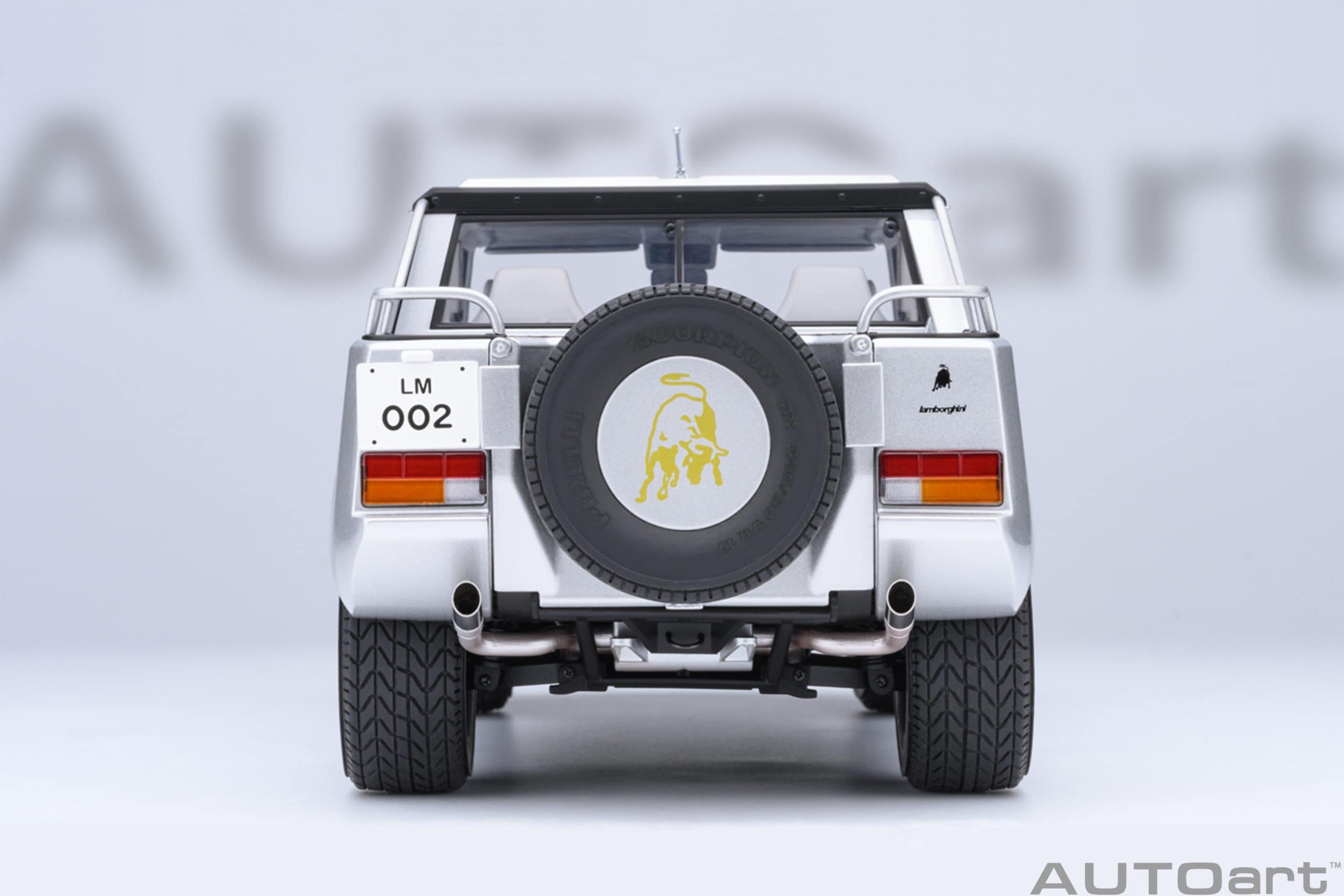 AUTOart Lamborghini LM002 1:18 - Silver - Image 6