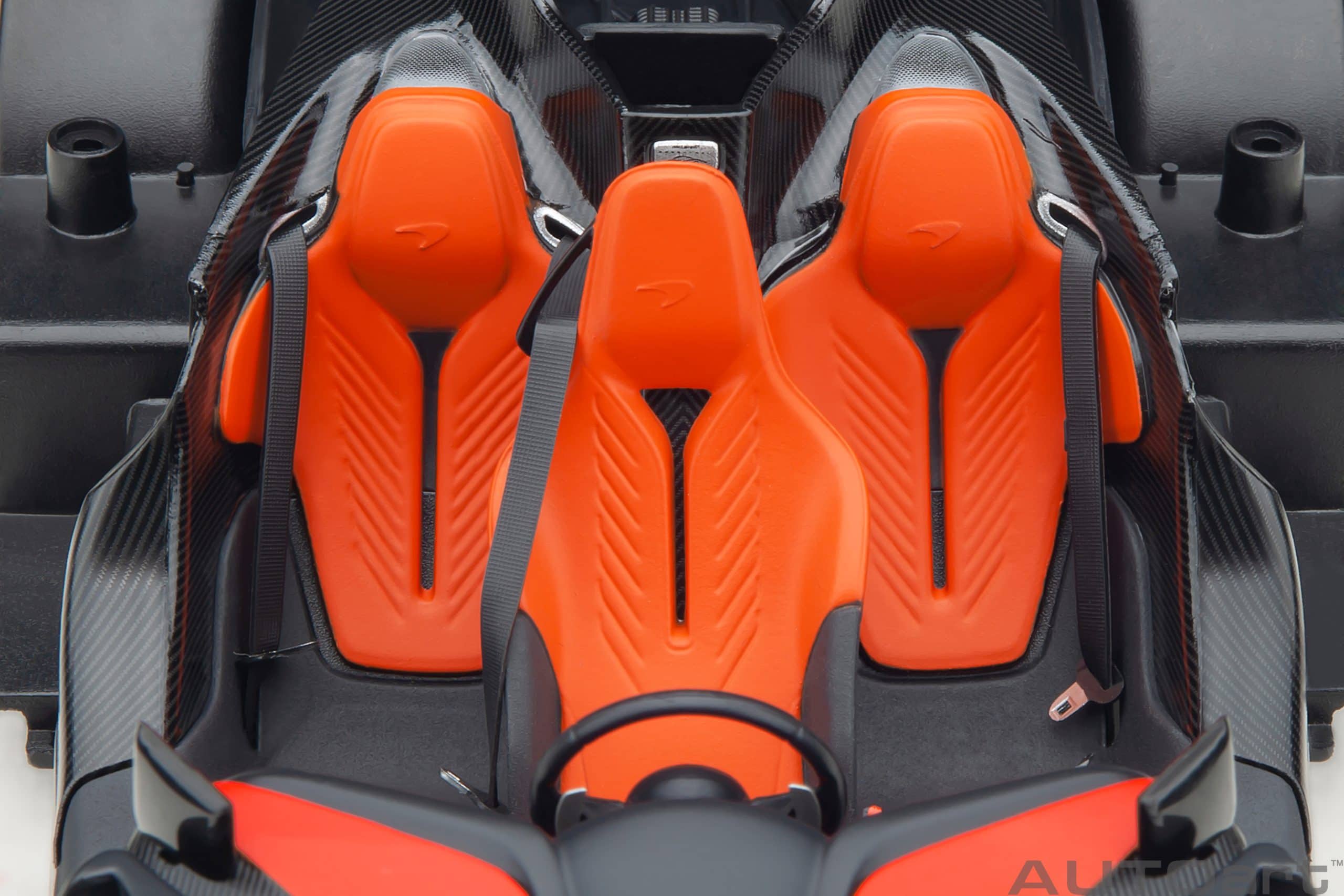 AUTOart McLaren Speedtail 1:18 - Volcano Orange - Image 19