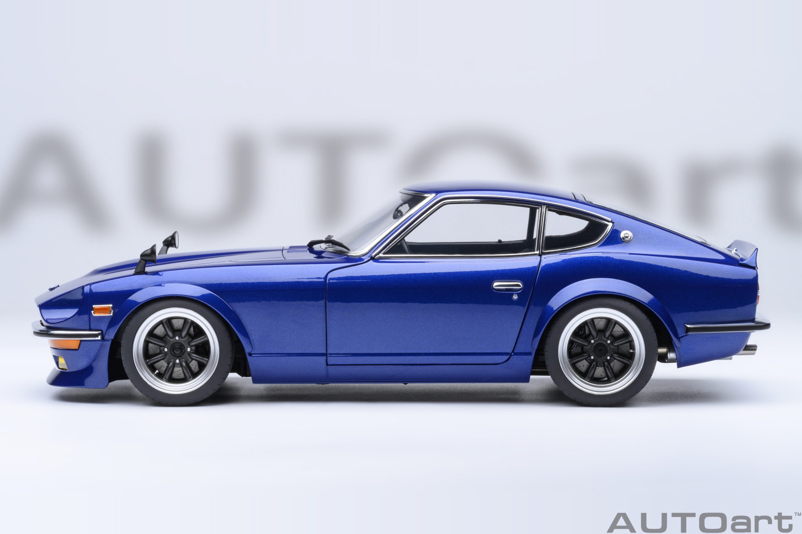AUTOart 日産 フェアレディZ 湾岸ミッドナイト「悪魔のZ」 1:18