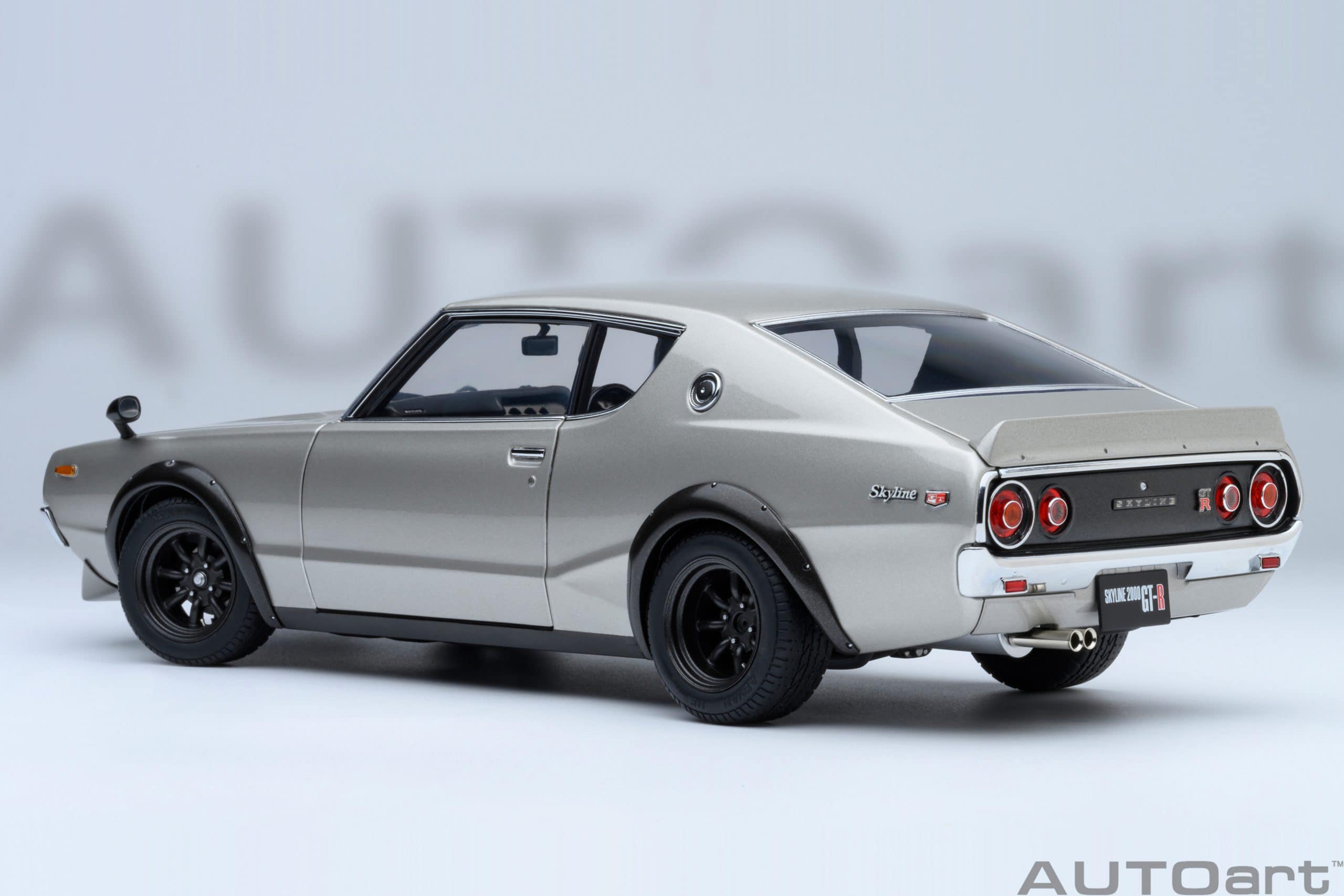 AUTOart Nissan Skyline 2000 GT-R 1973 (KPGC110) Tuned Version 1:18 - Silver - Image 2