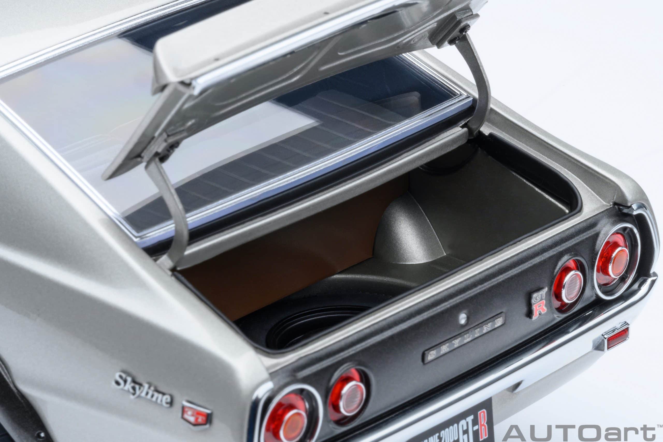 AUTOart Nissan Skyline 2000 GT-R 1973 (KPGC110) Tuned Version 1:18 - Silver - Image 13