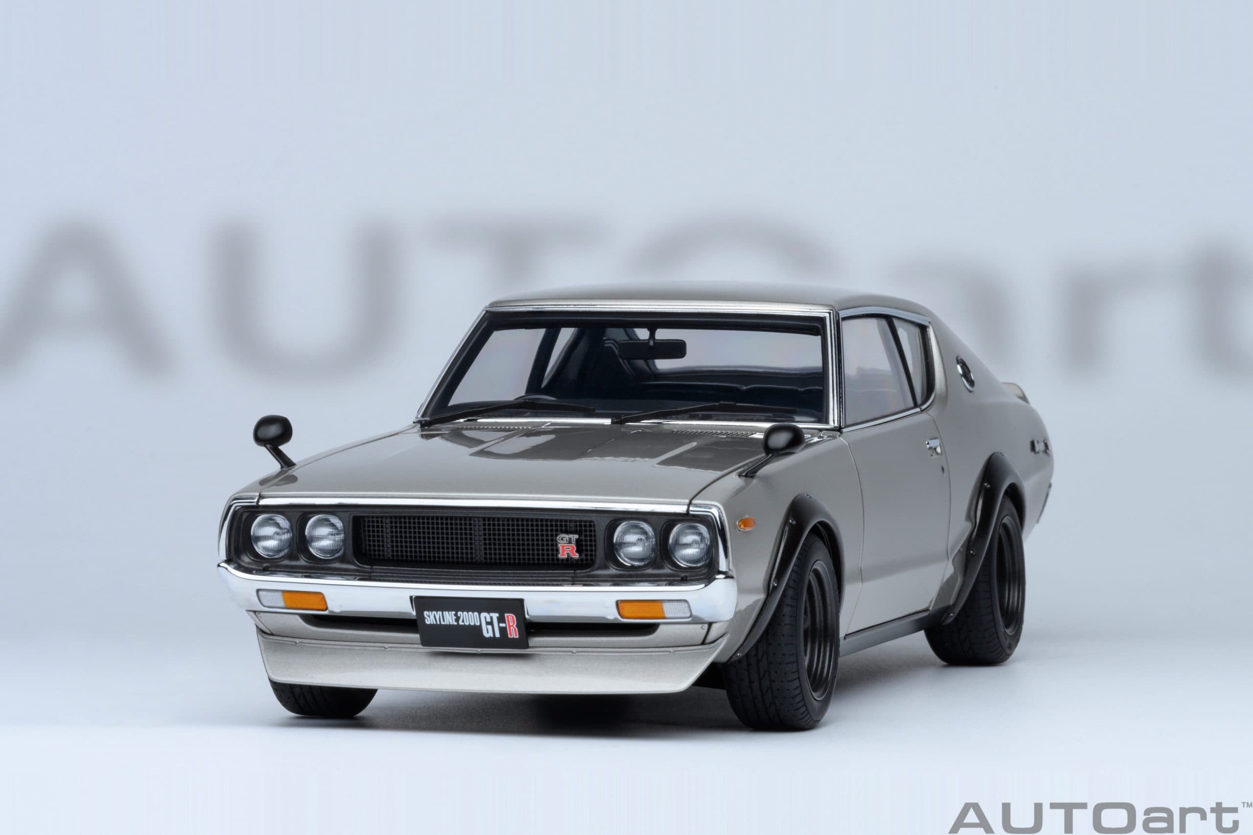 AUTOart Nissan Skyline 2000 GT-R 1973 (KPGC110) Tuned Version 1:18 - Silver - Image 19