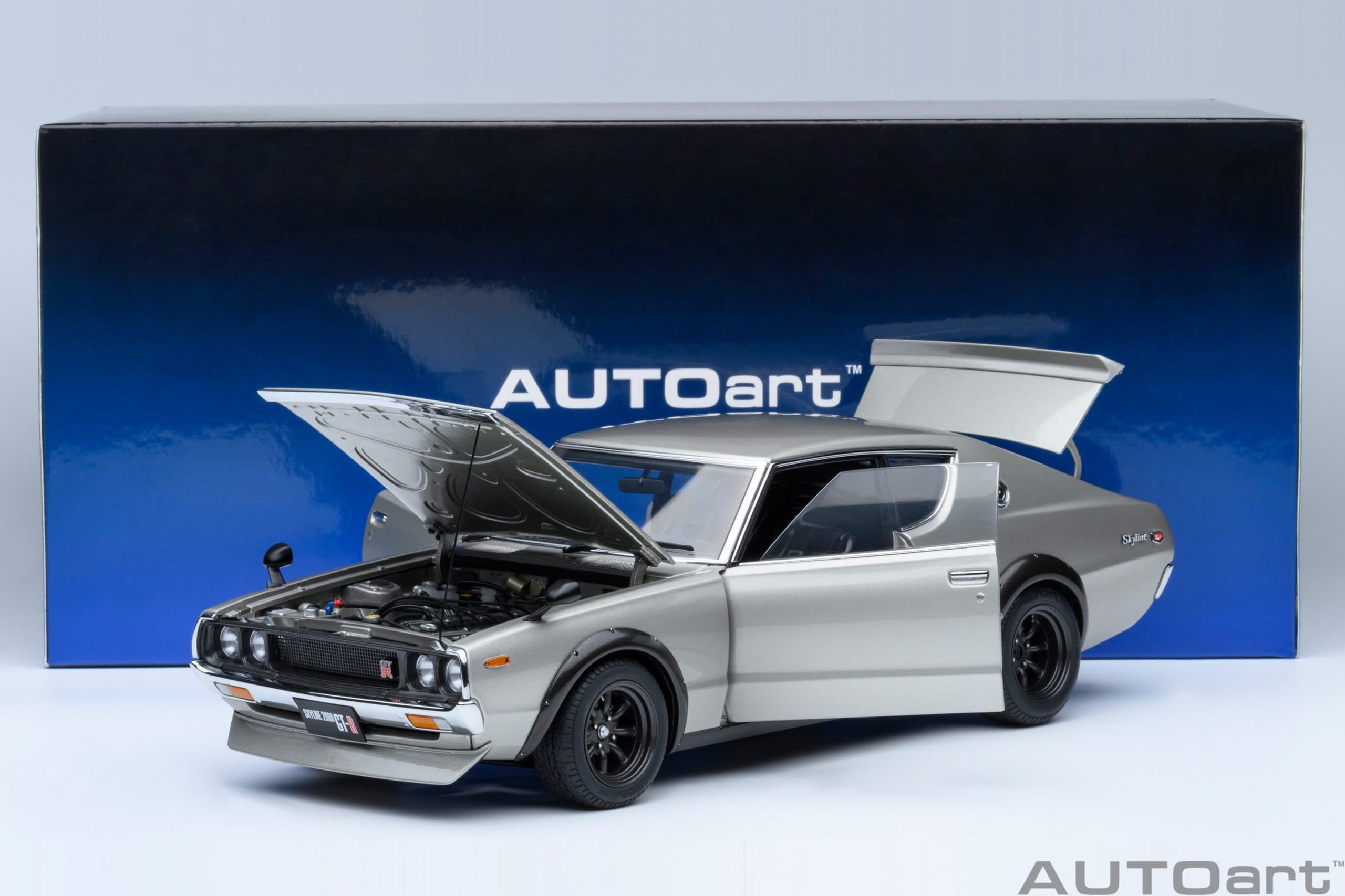 AUTOart Nissan Skyline 2000 GT-R 1973 (KPGC110) Tuned Version 1:18 - Silver - Image 21