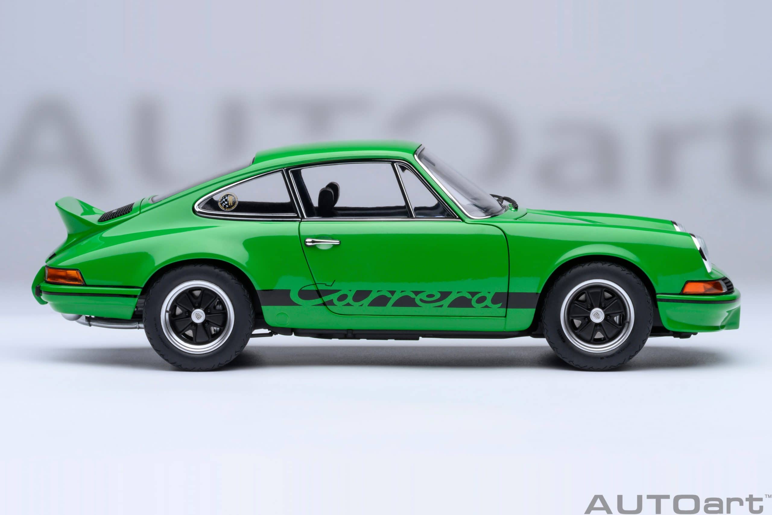 AUTOart Porsche 911 Carrera 2.7 RS 1:18 - Viper Green / Black Stripes - Image 4