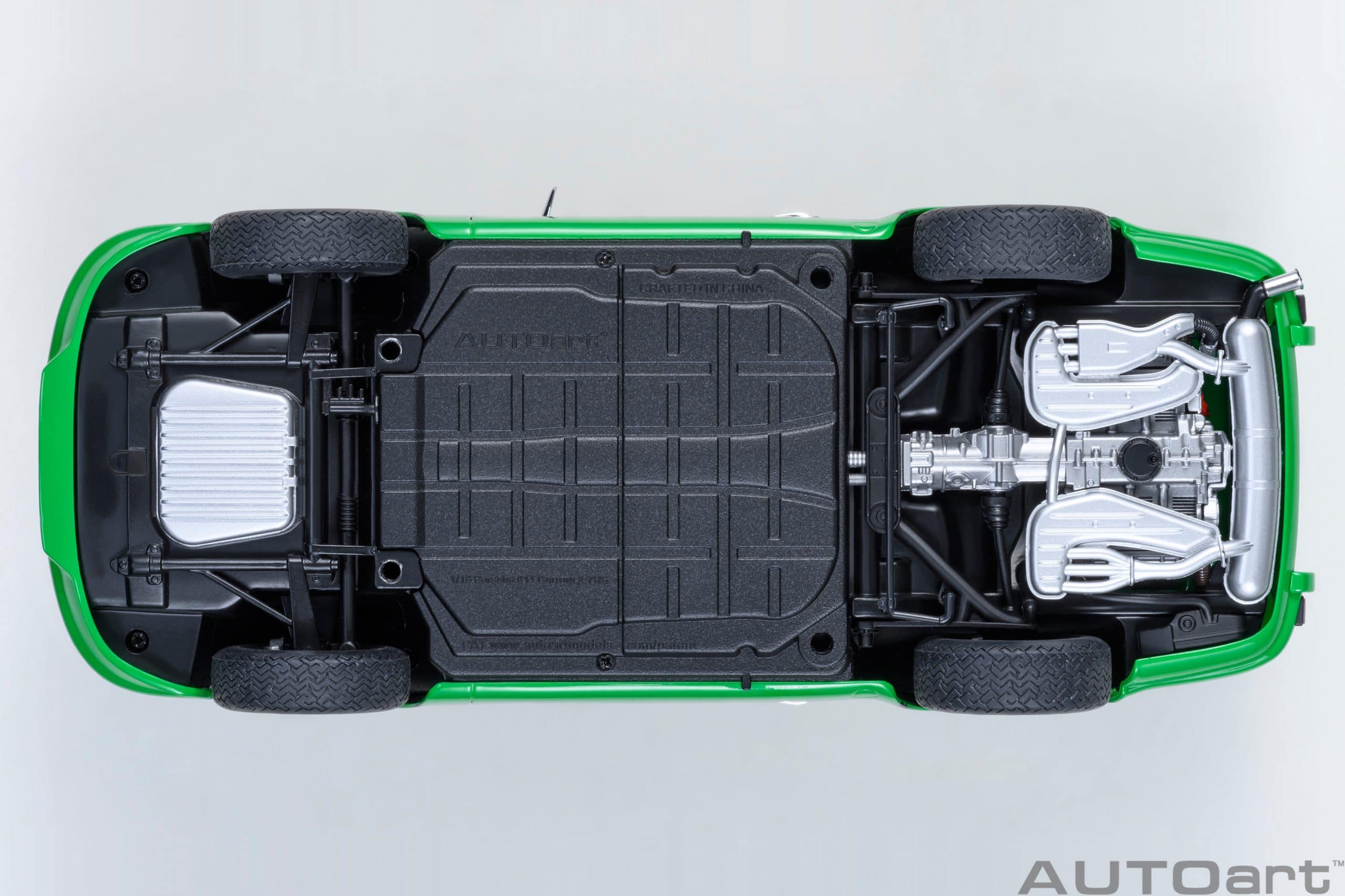 AUTOart Porsche 911 Carrera 2.7 RS 1:18 - Viper Green / Black Stripes - Image 8