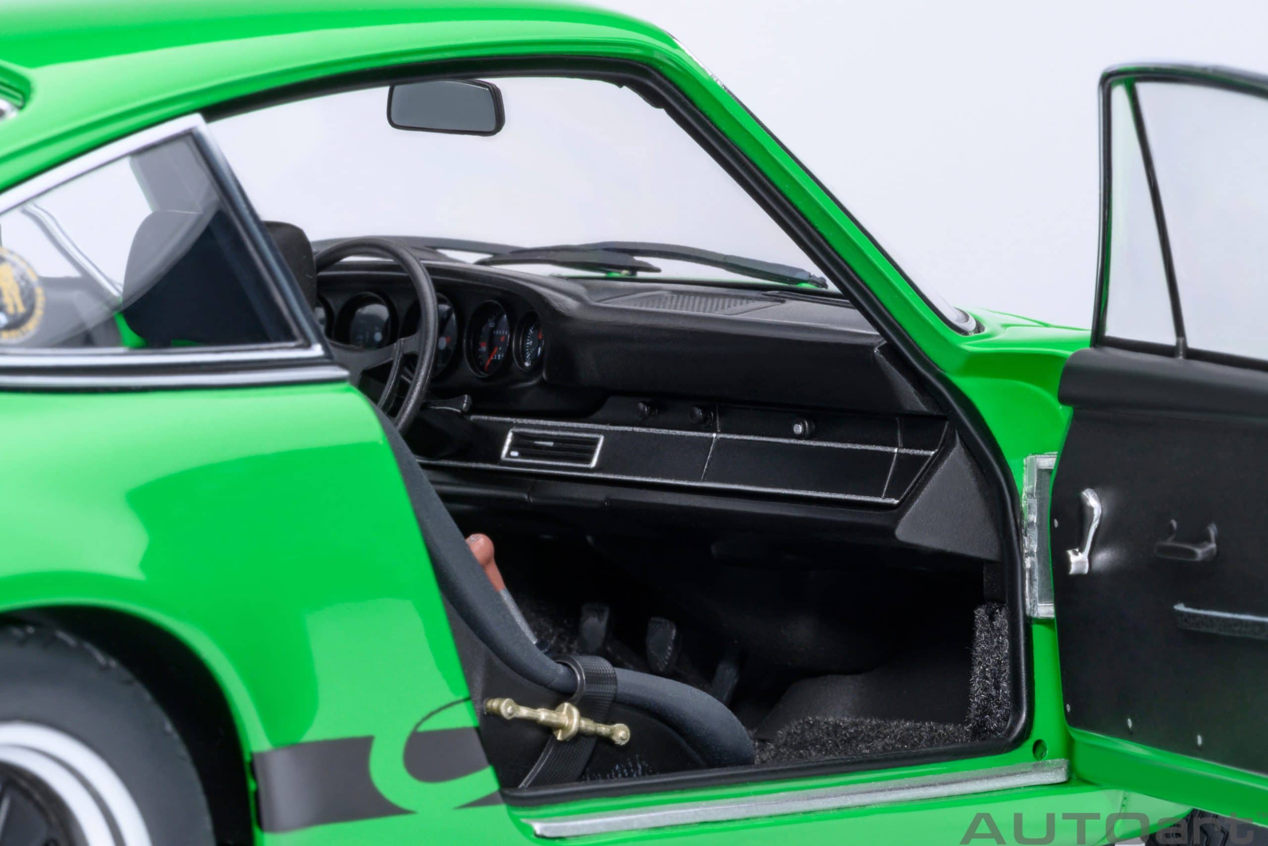 AUTOart Porsche 911 Carrera 2.7 RS 1:18 - Viper Green / Black Stripes - Image 10